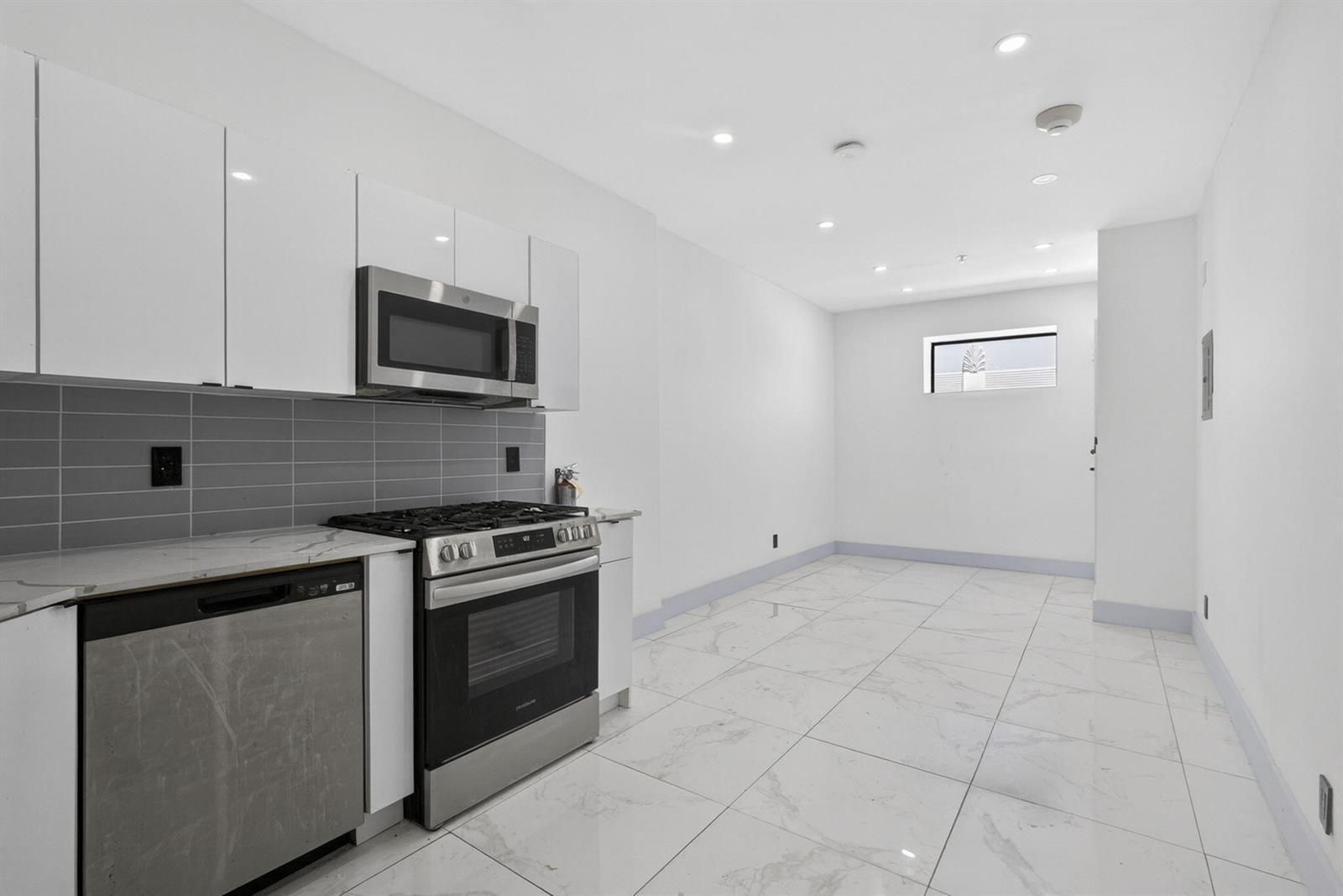 324 20th Street # 14, West Palm Beach FL 33407 photo 2