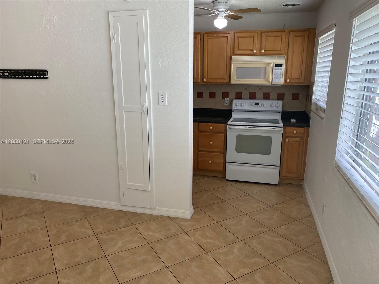 5616 Arthur St, Hollywood FL 33021 photo 5
