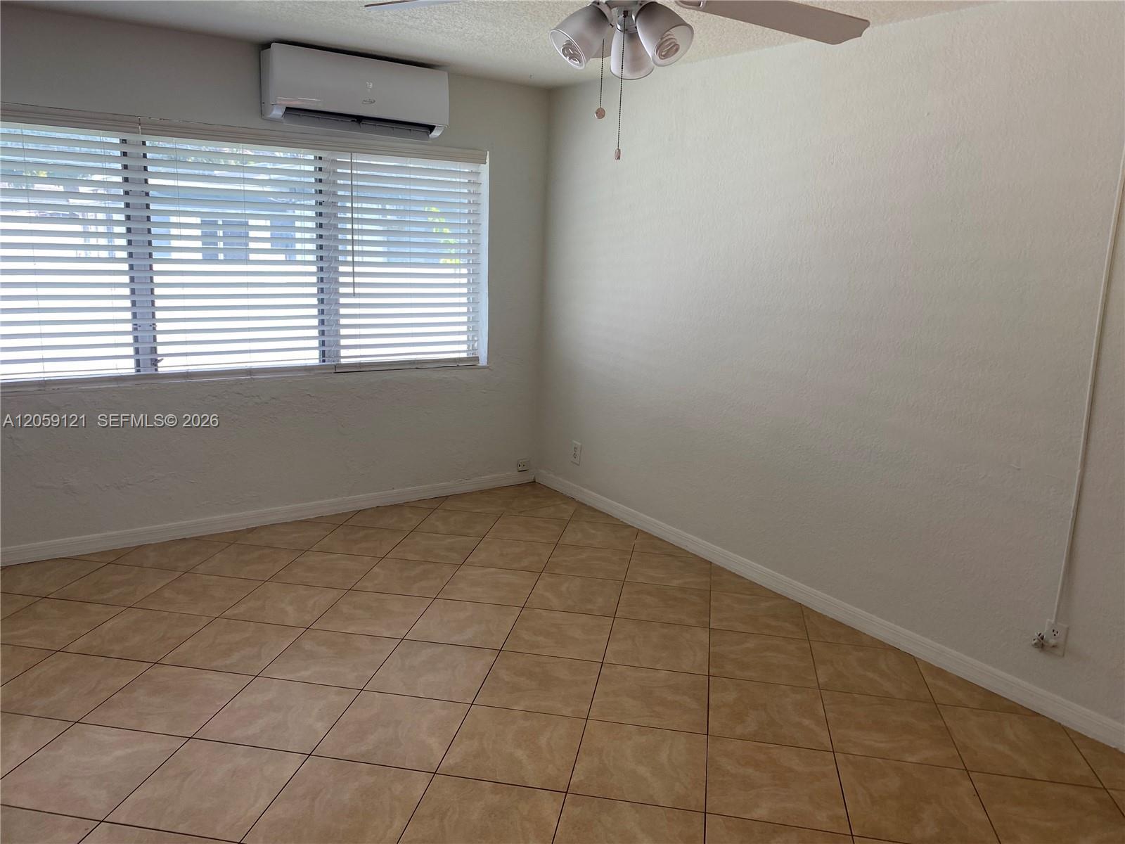 5616 Arthur St, Hollywood FL 33021 photo 4