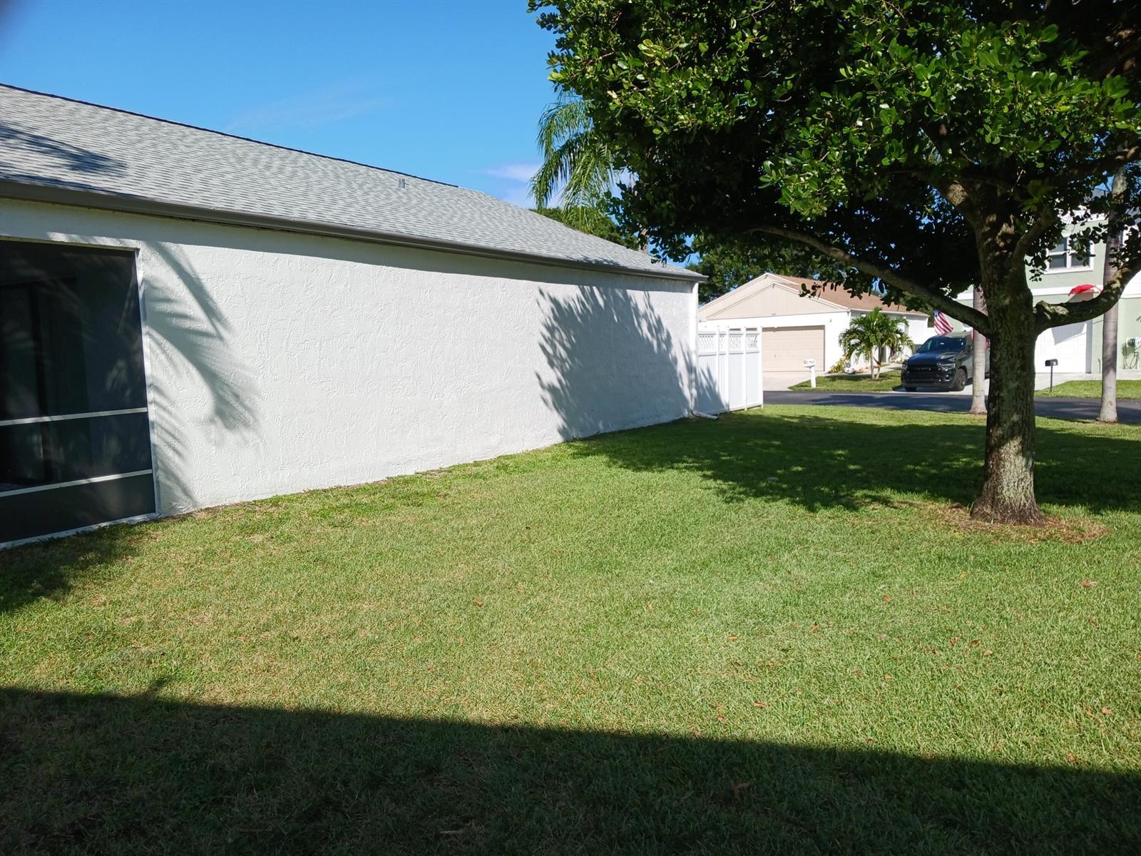 48 BUXTON Lane, Boynton Beach FL 33426 photo 4