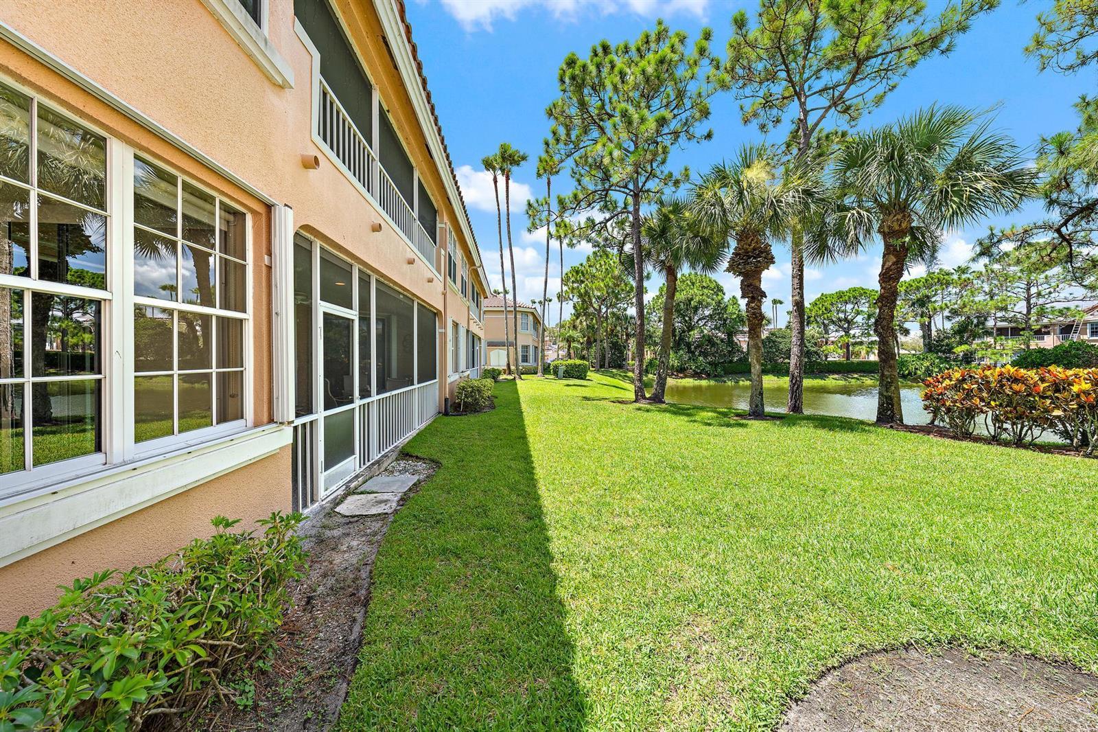 120 LEGENDARY Circle, Palm Beach Gardens FL 33418 photo 2