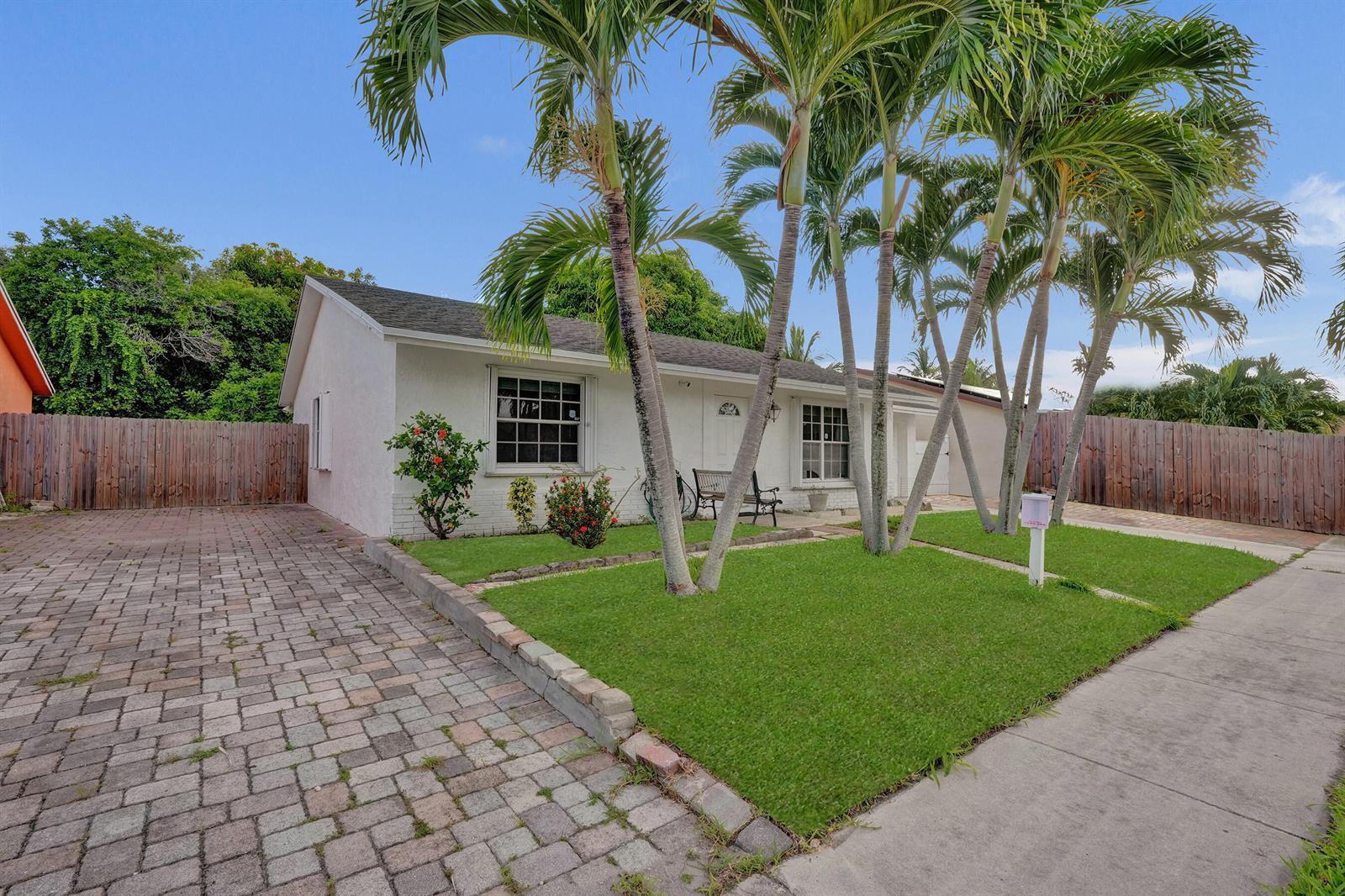 6134 E Wauconda Way E, Lake Worth FL 33463 photo 3