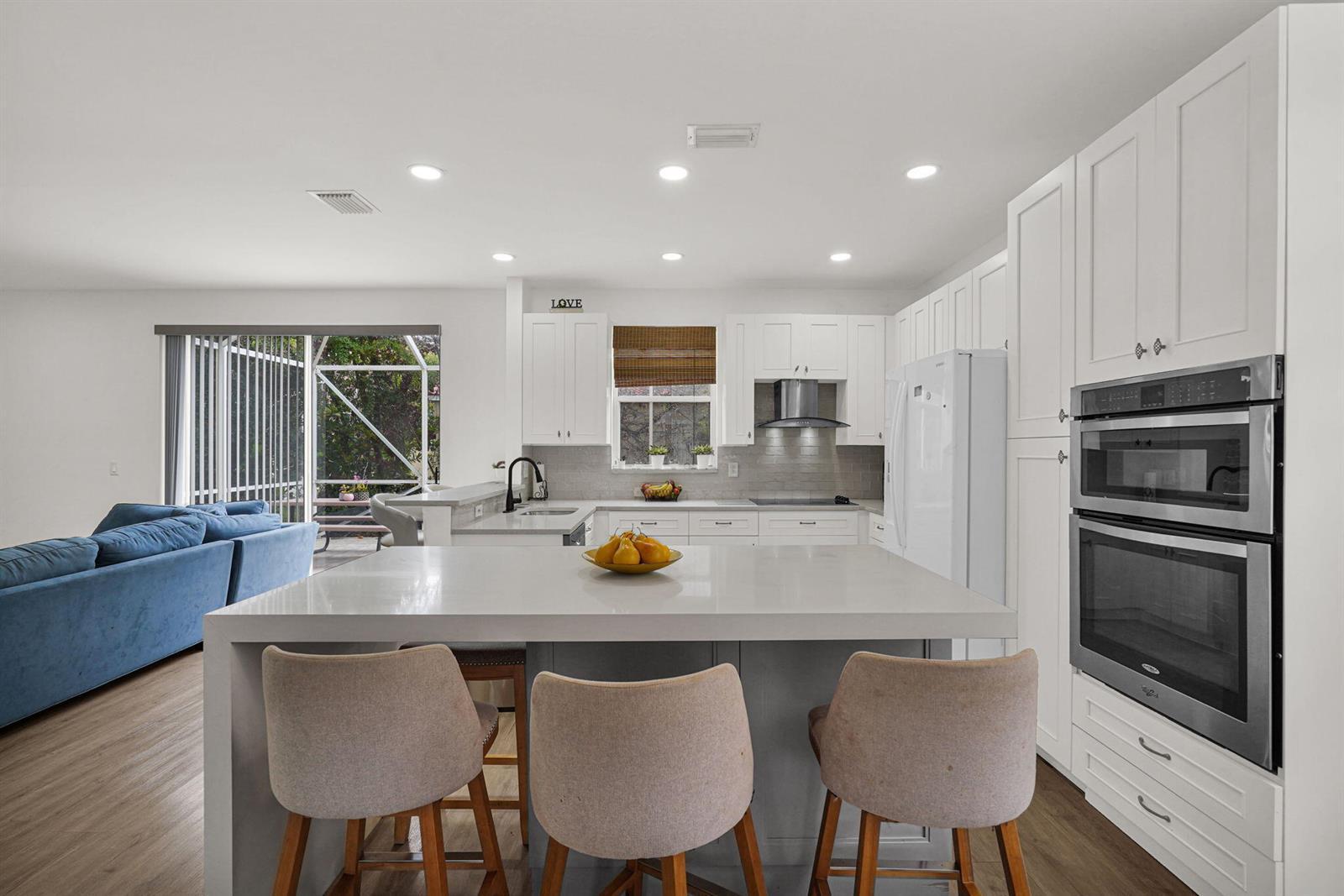 527 NW 87TH Lane, Coral Springs FL 33071 photo 2