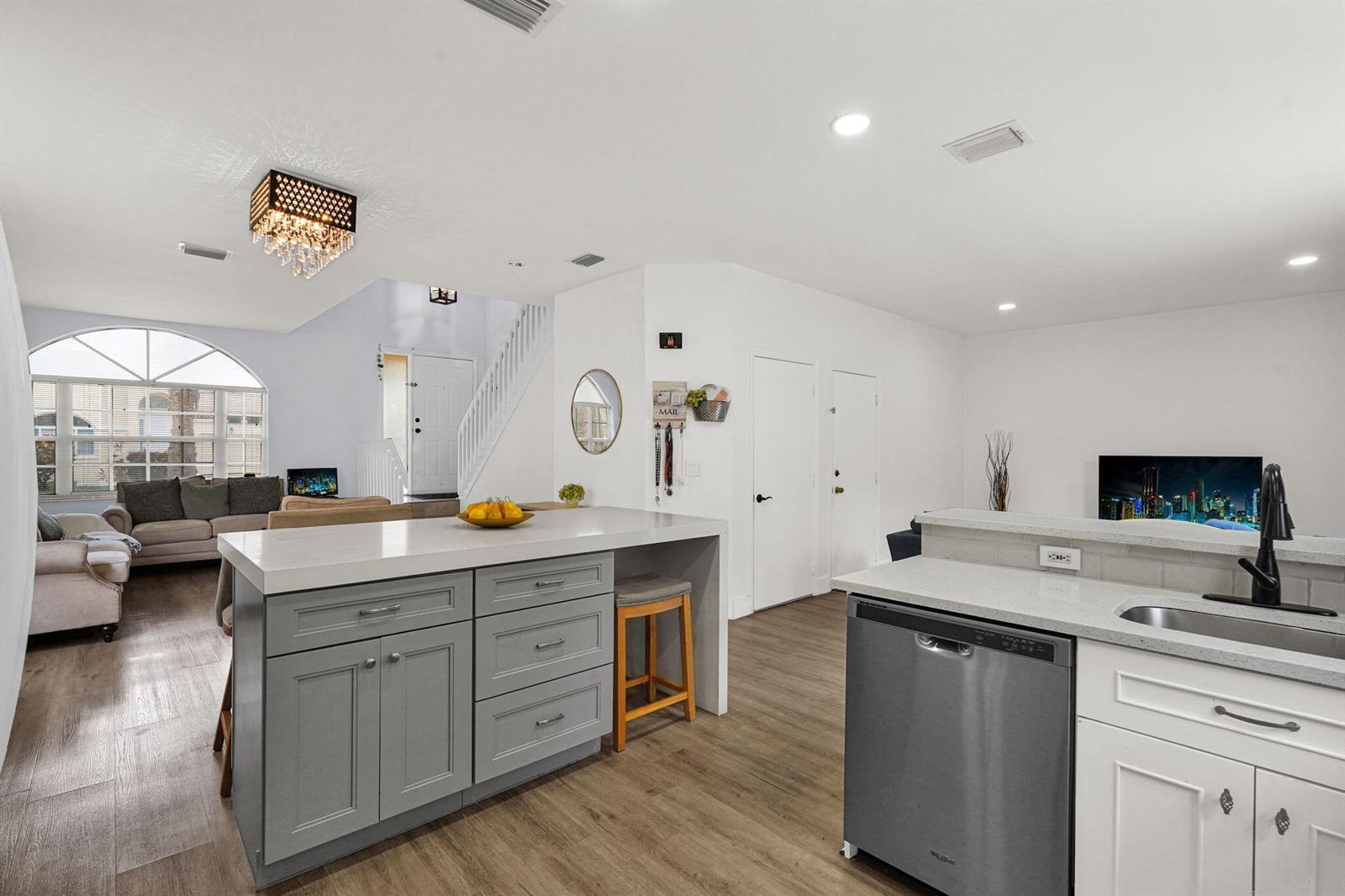 527 NW 87TH Lane, Coral Springs FL 33071 photo 5