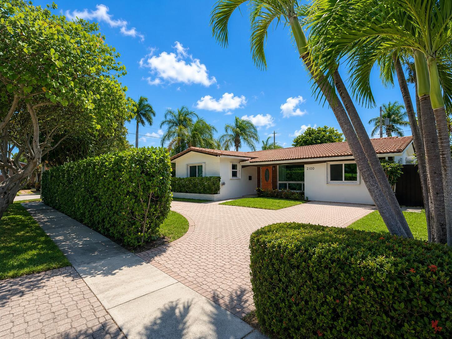 2100 N 14th Terrace, Hollywood FL 33020 photo 2