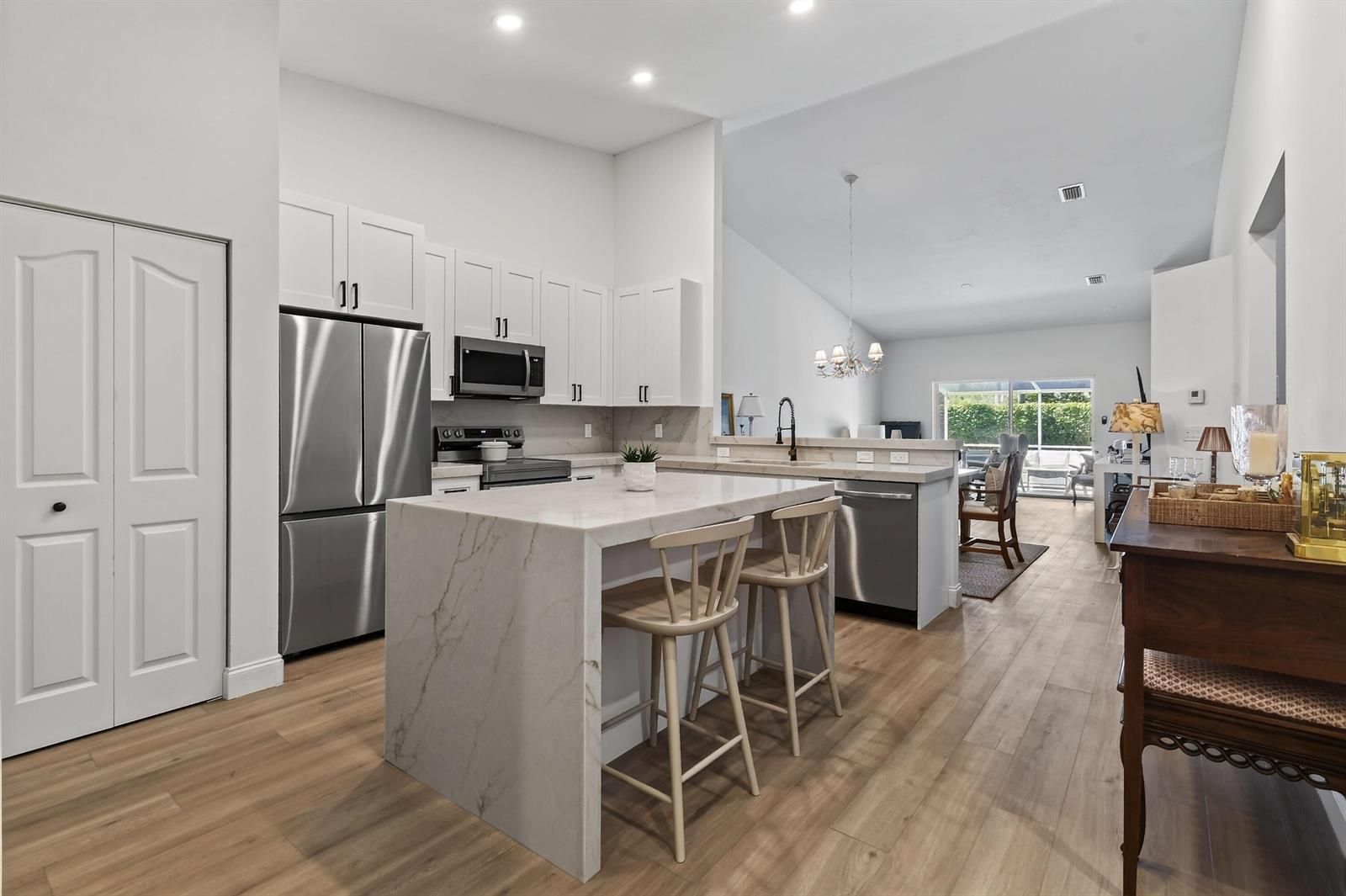 8402 Logia Circle, Boynton Beach FL 33472 photo 2