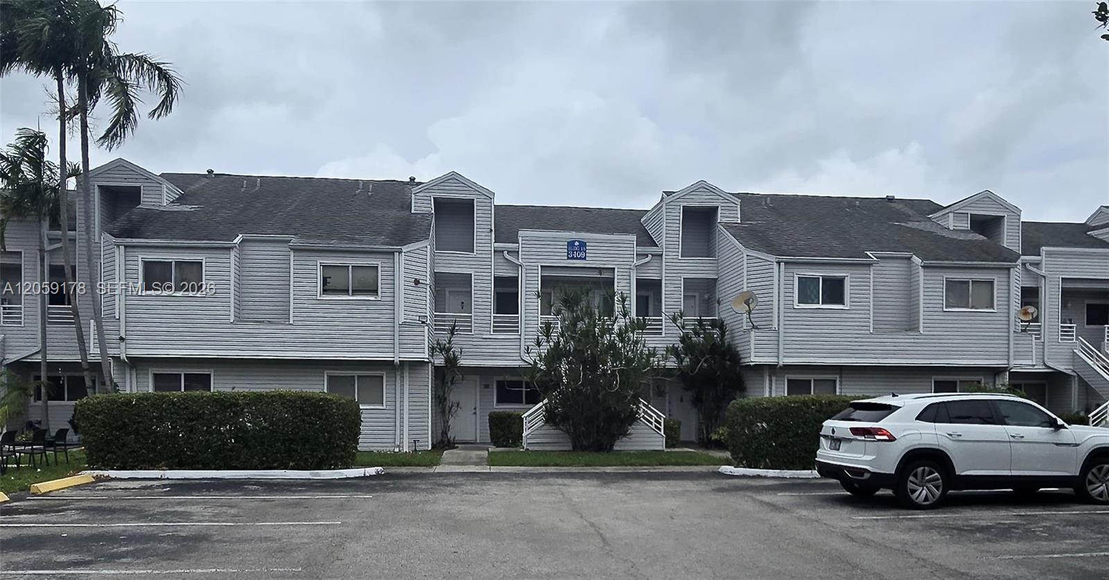 3409 NW 44th St # 201, Oakland Park FL 33309 photo 2