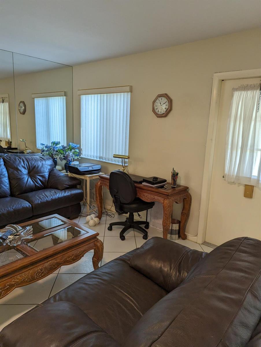407 PINE GLEN Lane # 1, FL 33463 photo 5