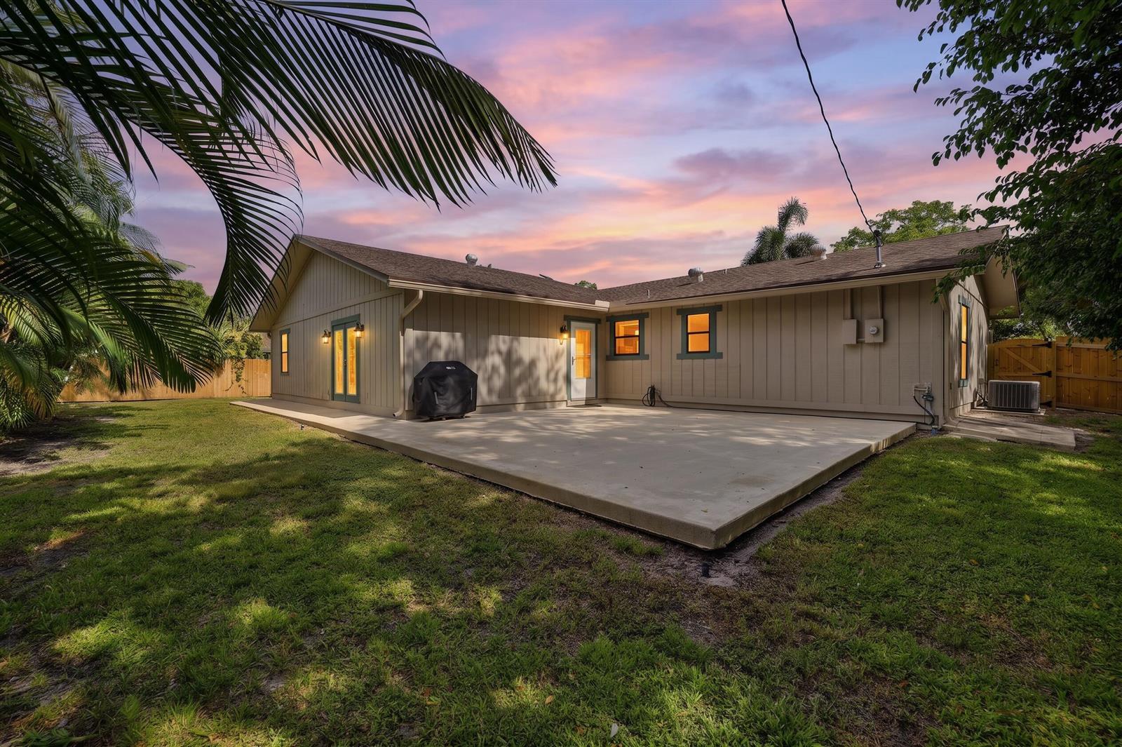 5196 Greenwood Drive, Delray Beach FL 33484 photo 2