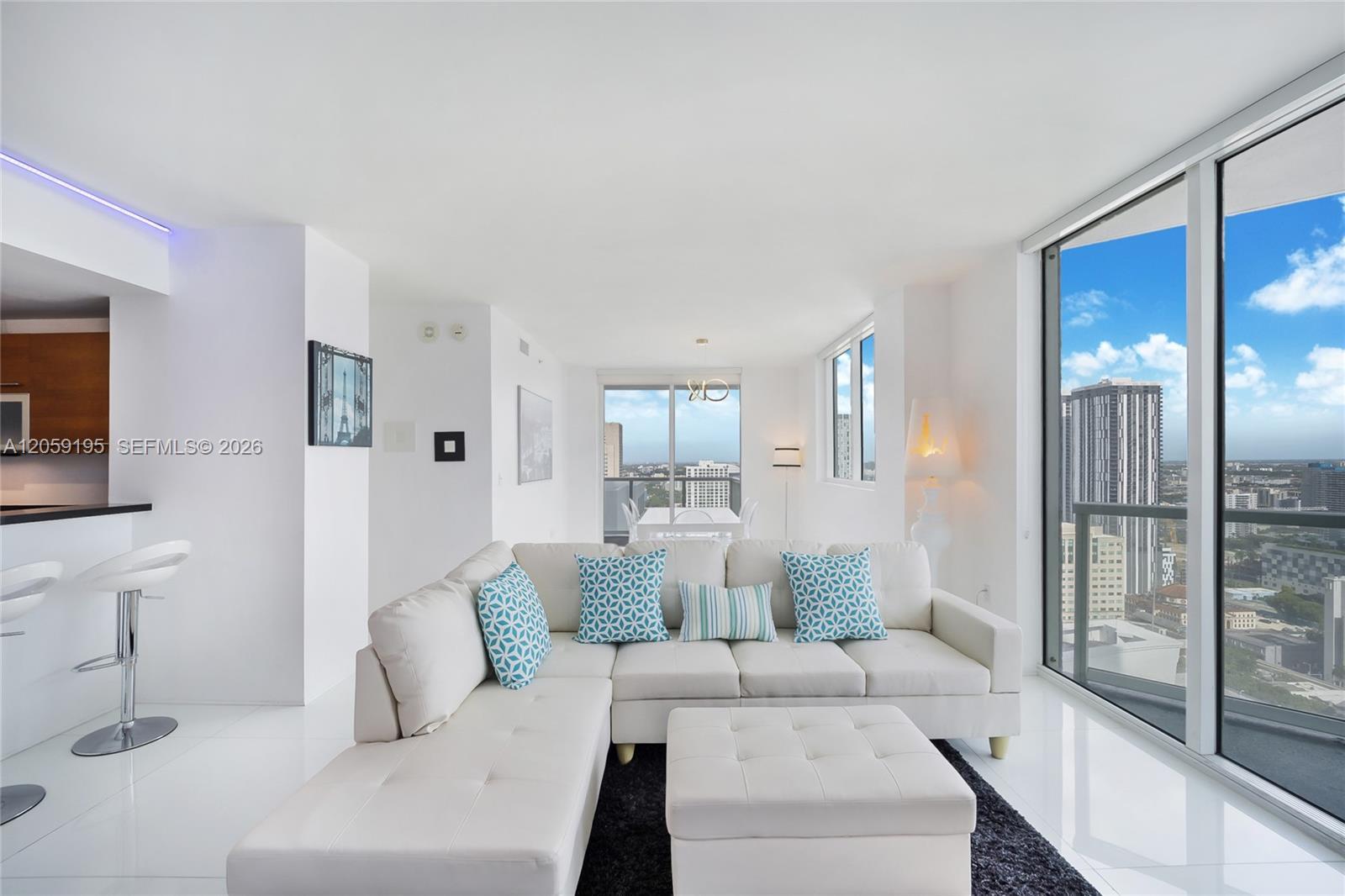 253 NE 2nd St # 3302, Miami FL 33132 photo 4