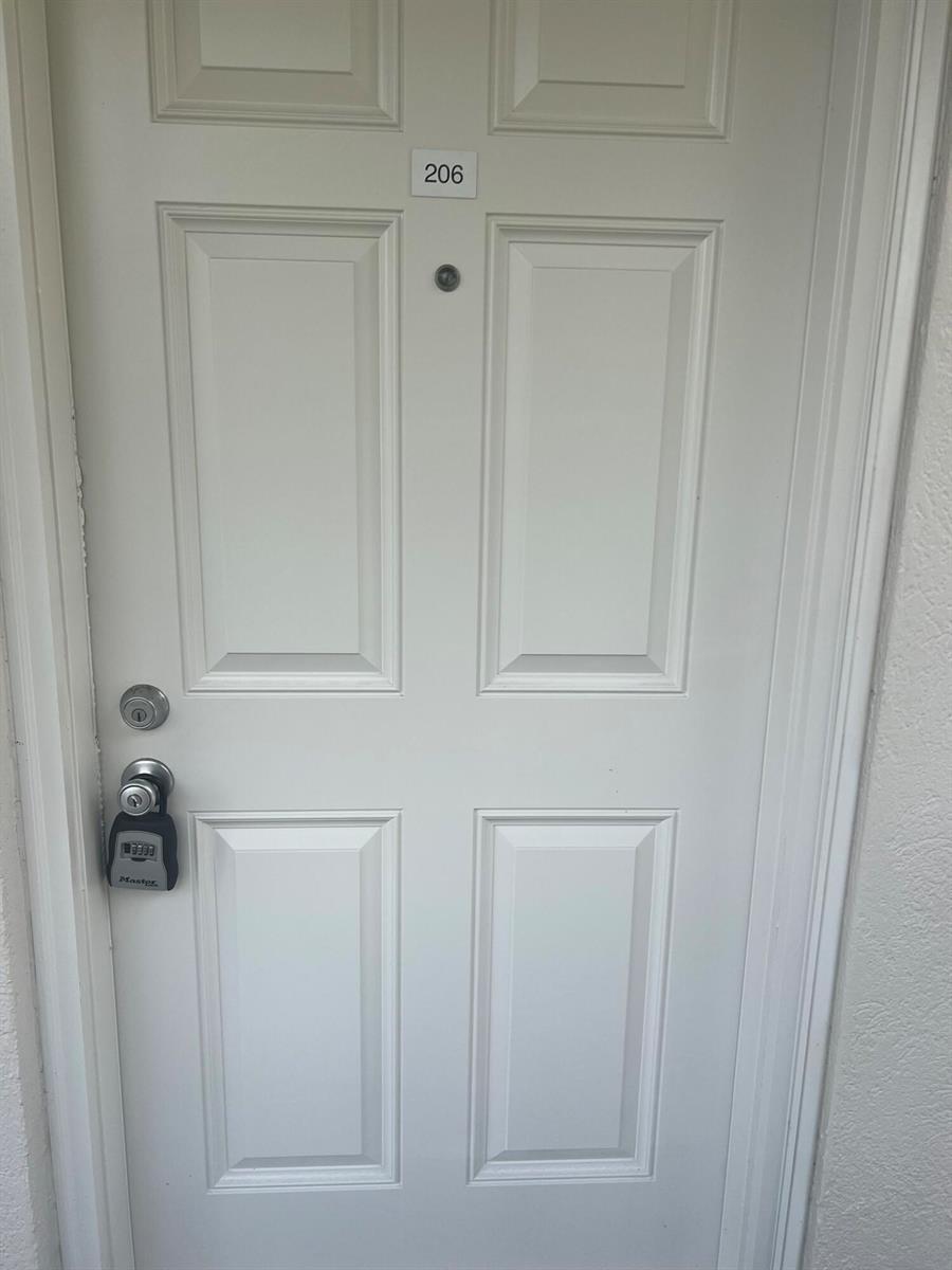 3640 WHITEHALL Drive # 206, West Palm Beach FL 33401 photo 2