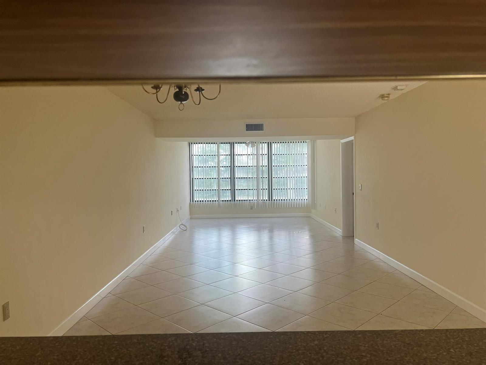 3640 WHITEHALL Drive # 206, West Palm Beach FL 33401 photo 5