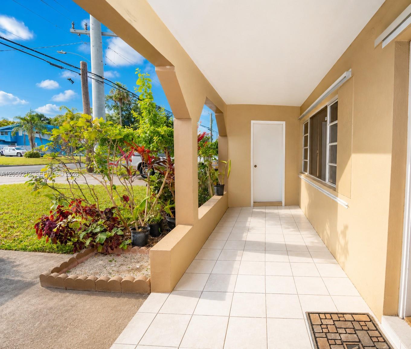 Miami Gardens, FL 33056 photo 2