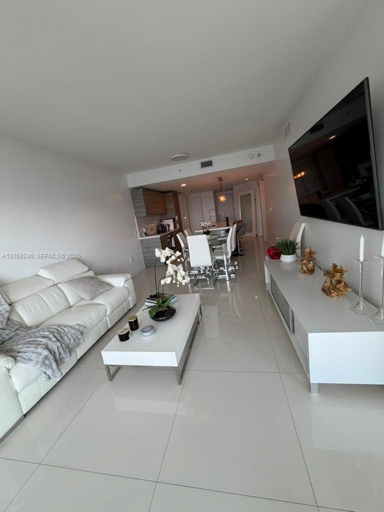 650 NE 32nd St # 3405, Miami FL 33137 photo 3