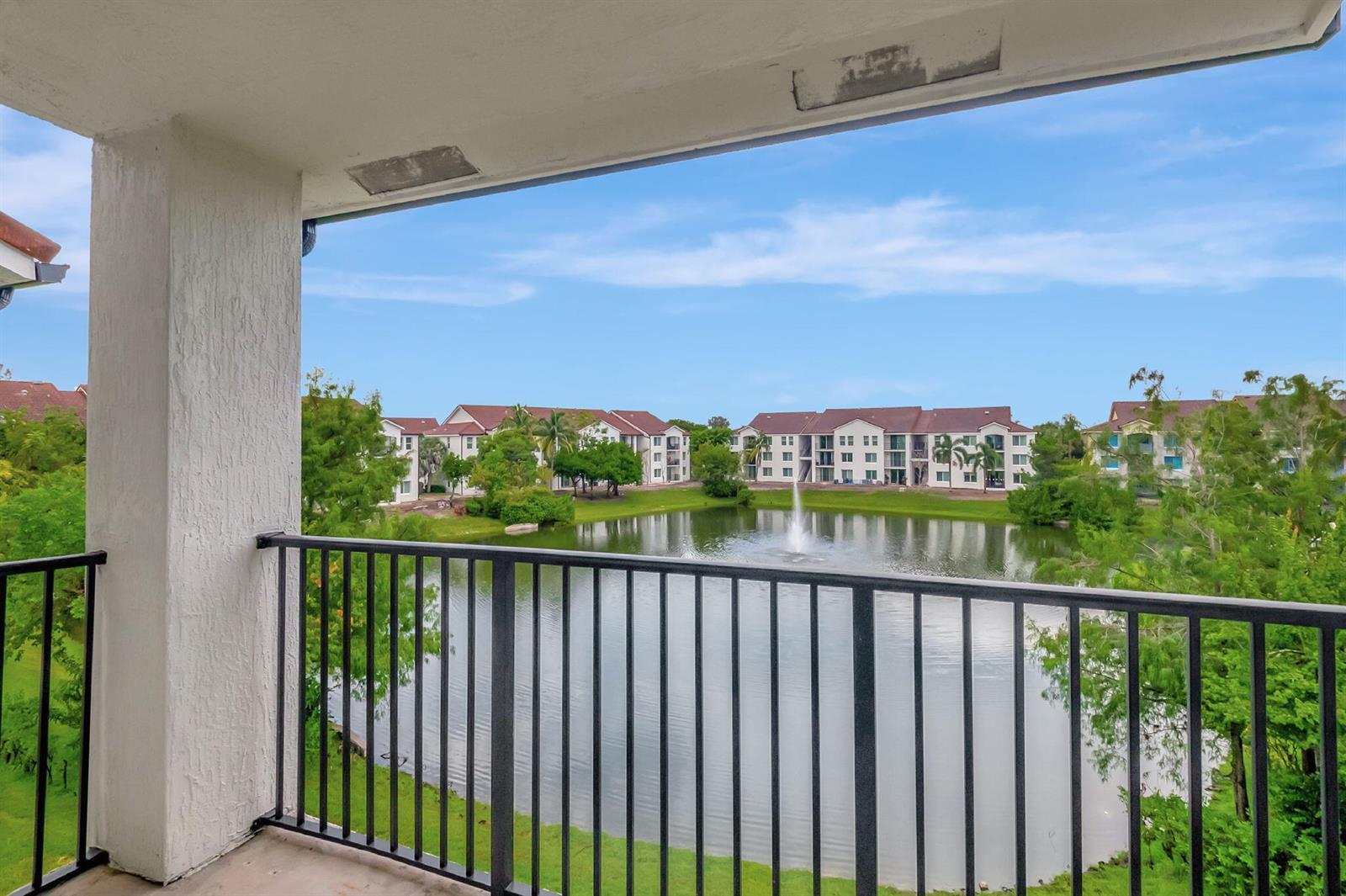 920 VILLA Circle, Boynton Beach FL 33435 photo 2