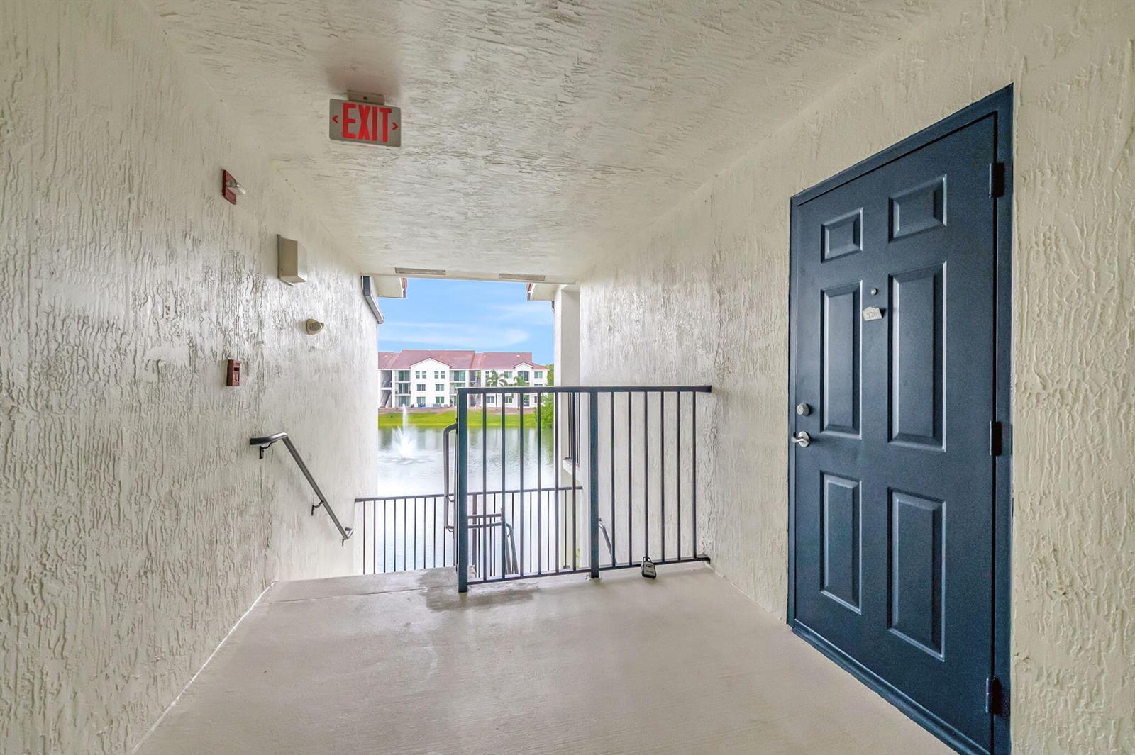 920 VILLA Circle, Boynton Beach FL 33435 photo 4