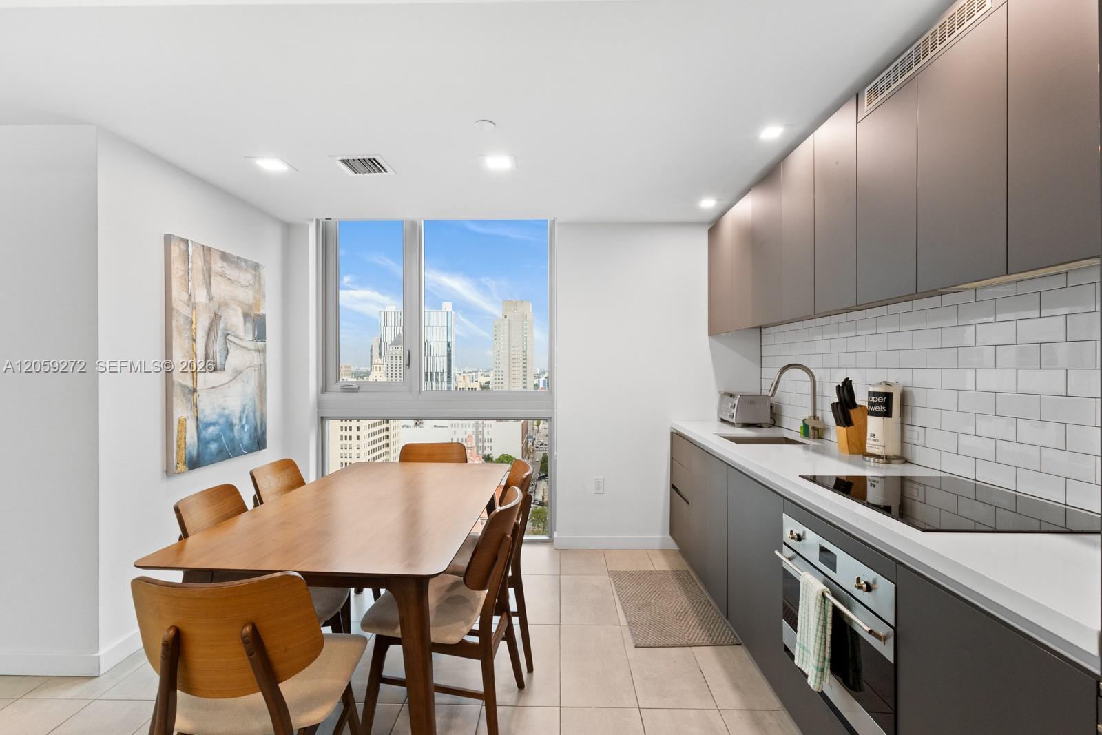 227 NE 2nd St # 2202, Miami FL 33132 photo 4