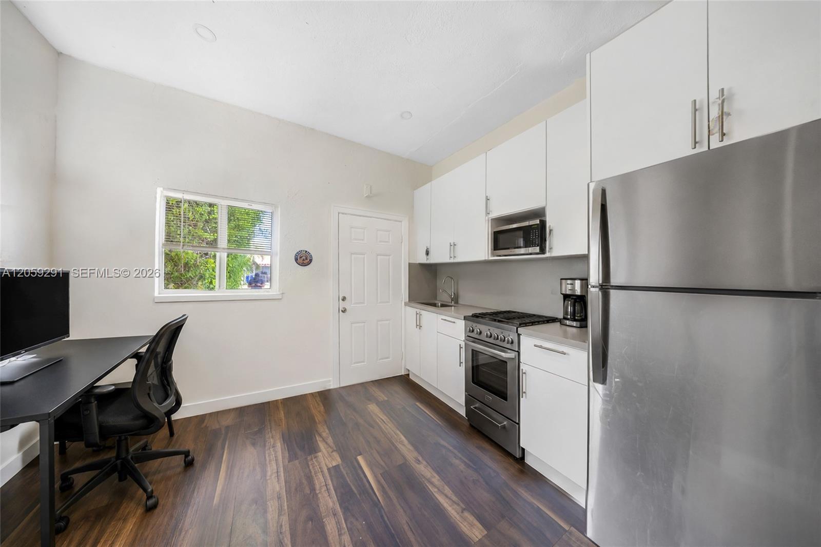 2420 NW 34th St, Miami FL 33142 photo 3