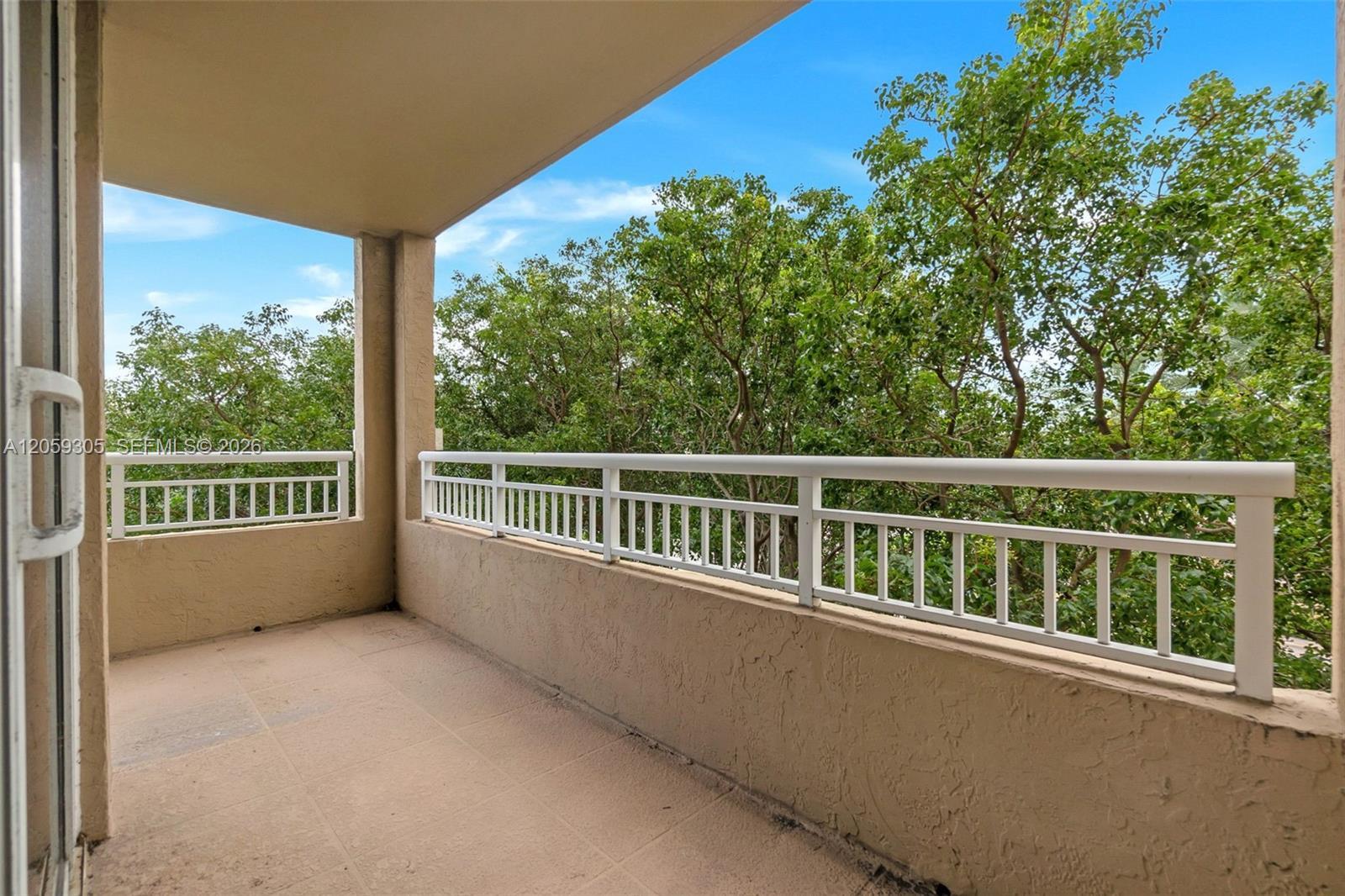 19501 W Country Club Dr # 309, Aventura FL 33180 photo 3