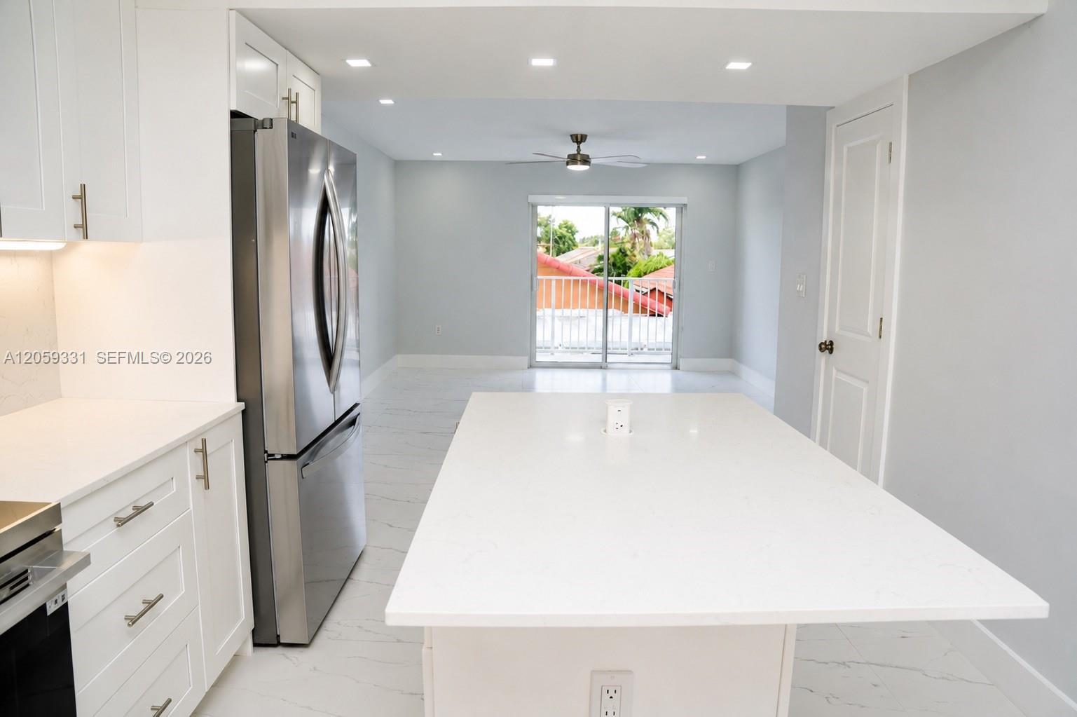 2750 W 76th St # 203, Hialeah FL 33016 photo 2