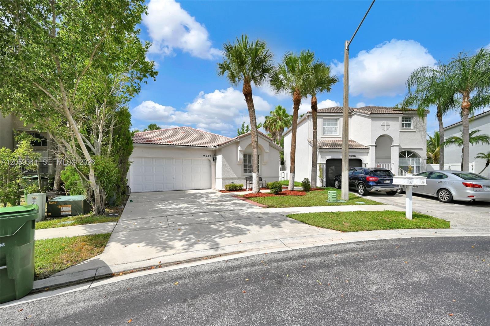 15982 NW 12th Ct, Pembroke Pines FL 33028 photo 3
