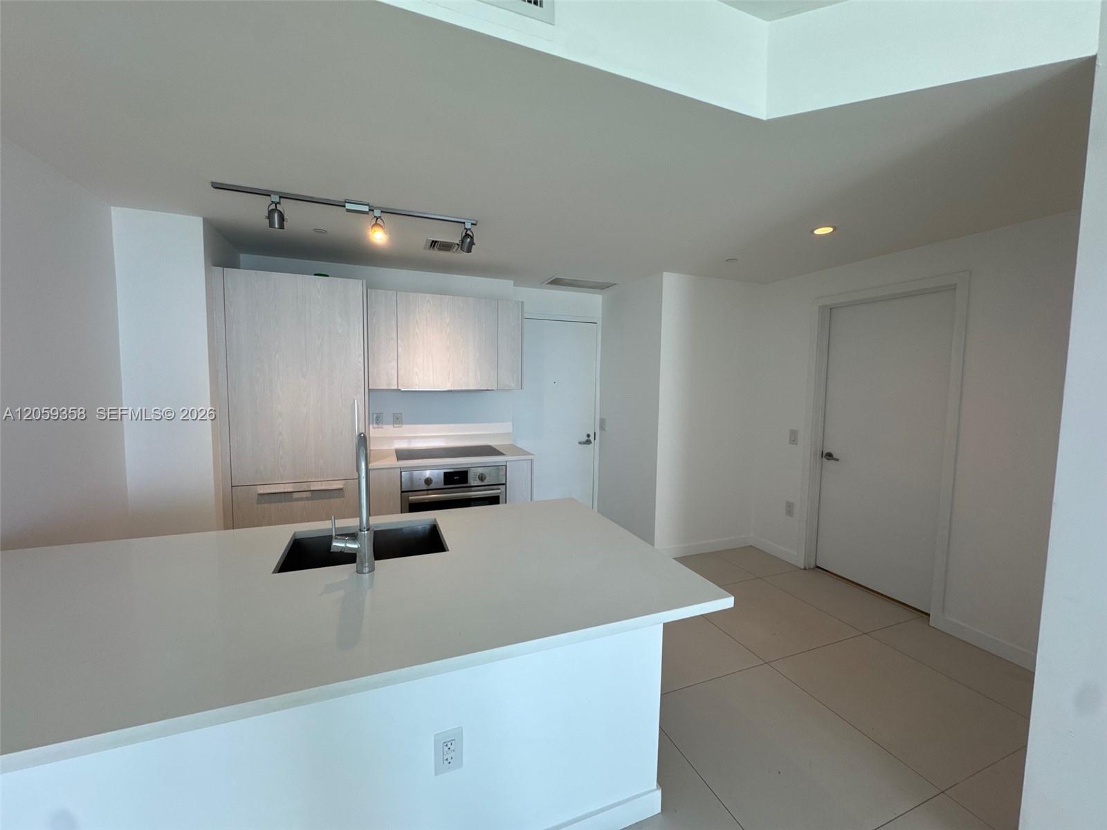 501 NE 31st St # 2005, Miami FL 33137 photo 3