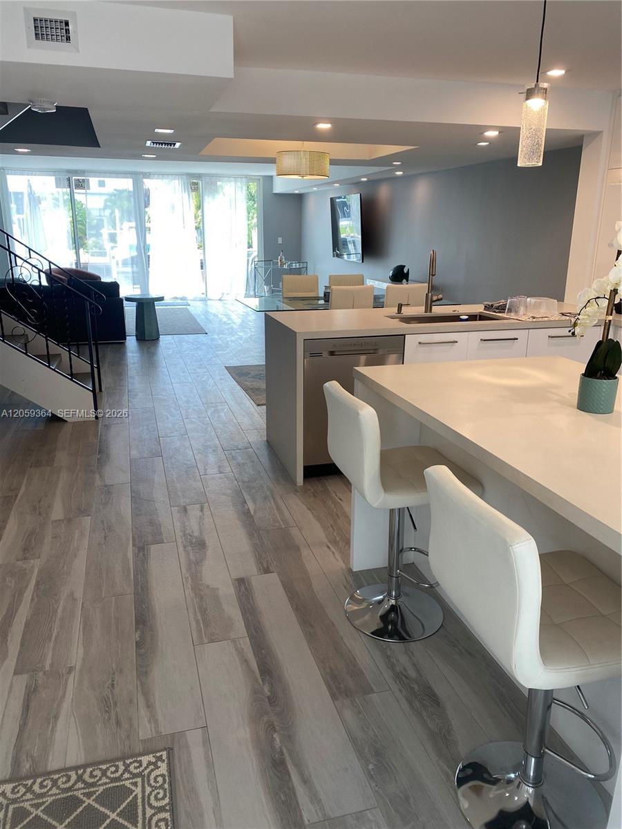 613 NE 26th Ave # 613, Hallandale Beach FL 33009 photo 2
