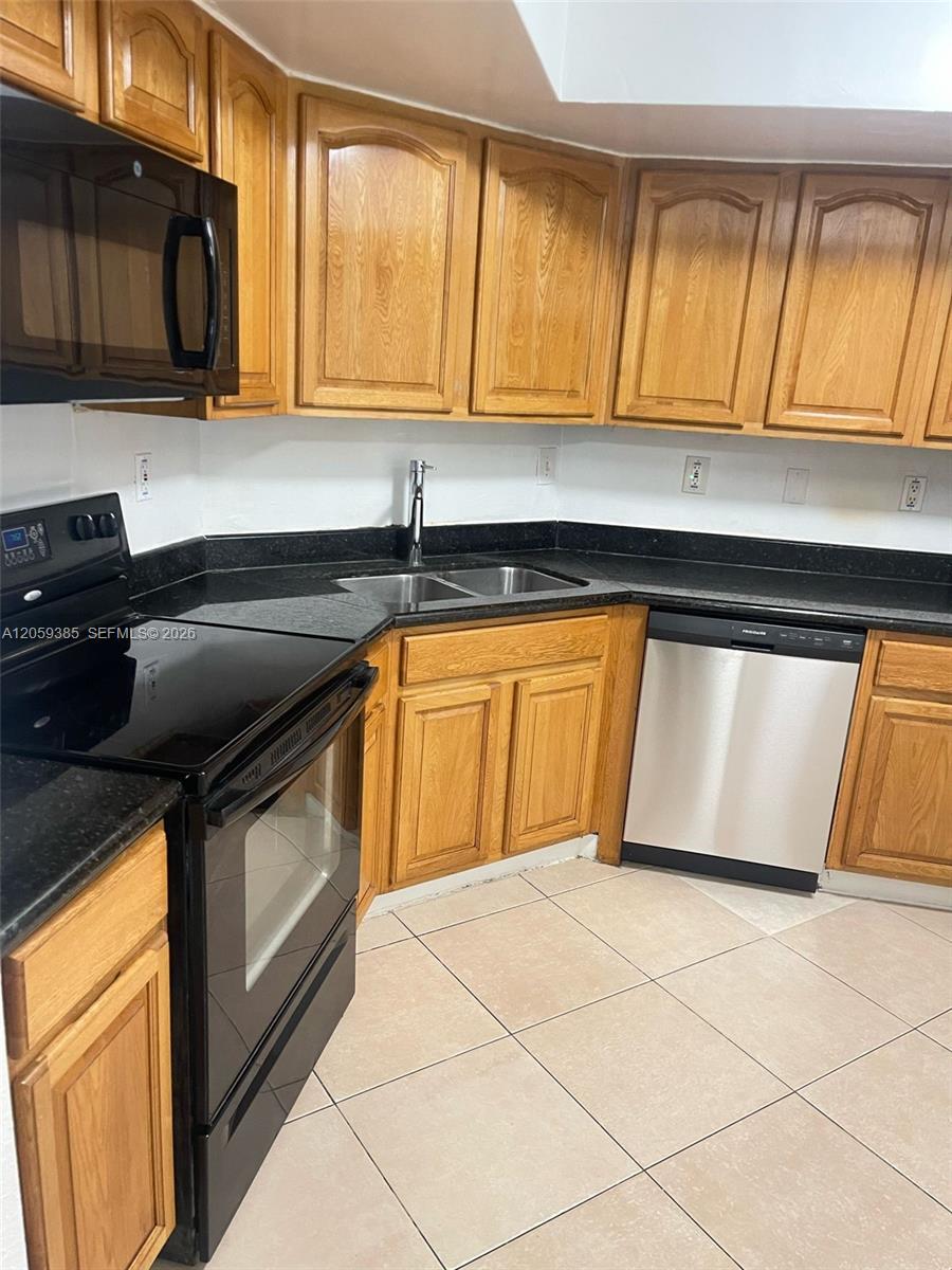 7410 SW 82nd St # K312, Miami FL 33143