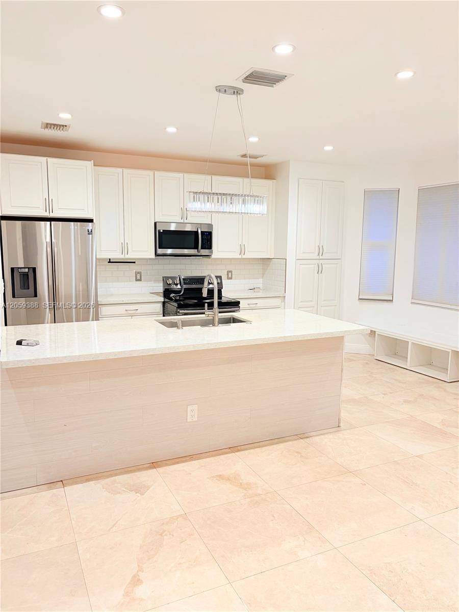 1581 SW 106 AVE # 0, Pembroke Pines FL 33025 photo 5
