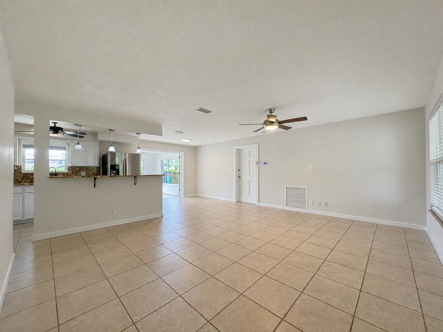 924 SE 8TH Court, Deerfield Beach FL 33441 photo 3
