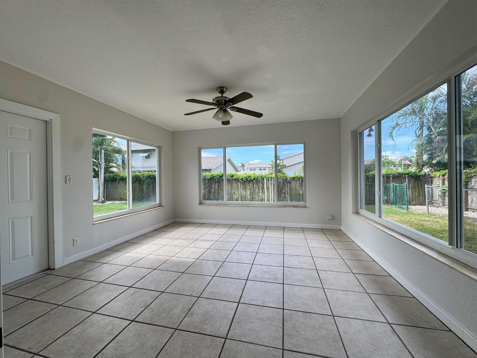 924 SE 8TH Court, Deerfield Beach FL 33441 photo 5