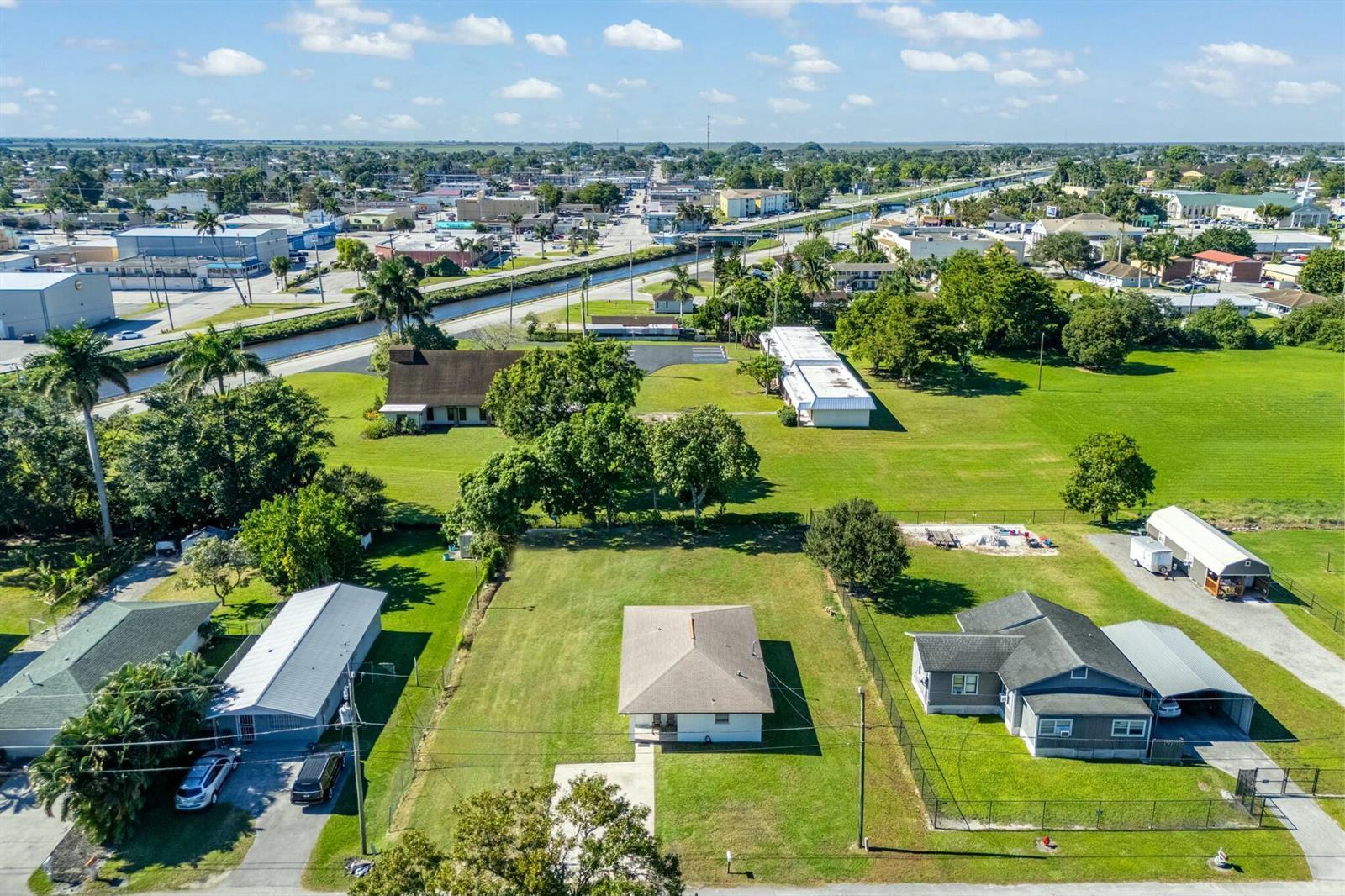 116 SE 3RD Street N, Belle Glade FL 33430 photo 4