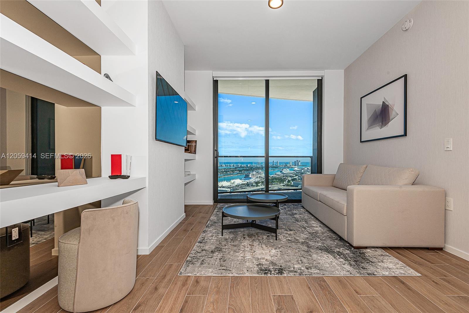398 NE 5th St # 3711, Miami FL 33132 photo 3