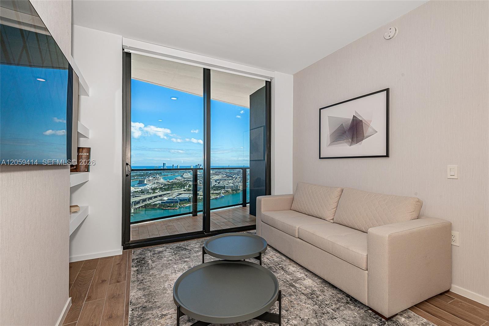 398 NE 5th St # 3711, Miami FL 33132 photo 4