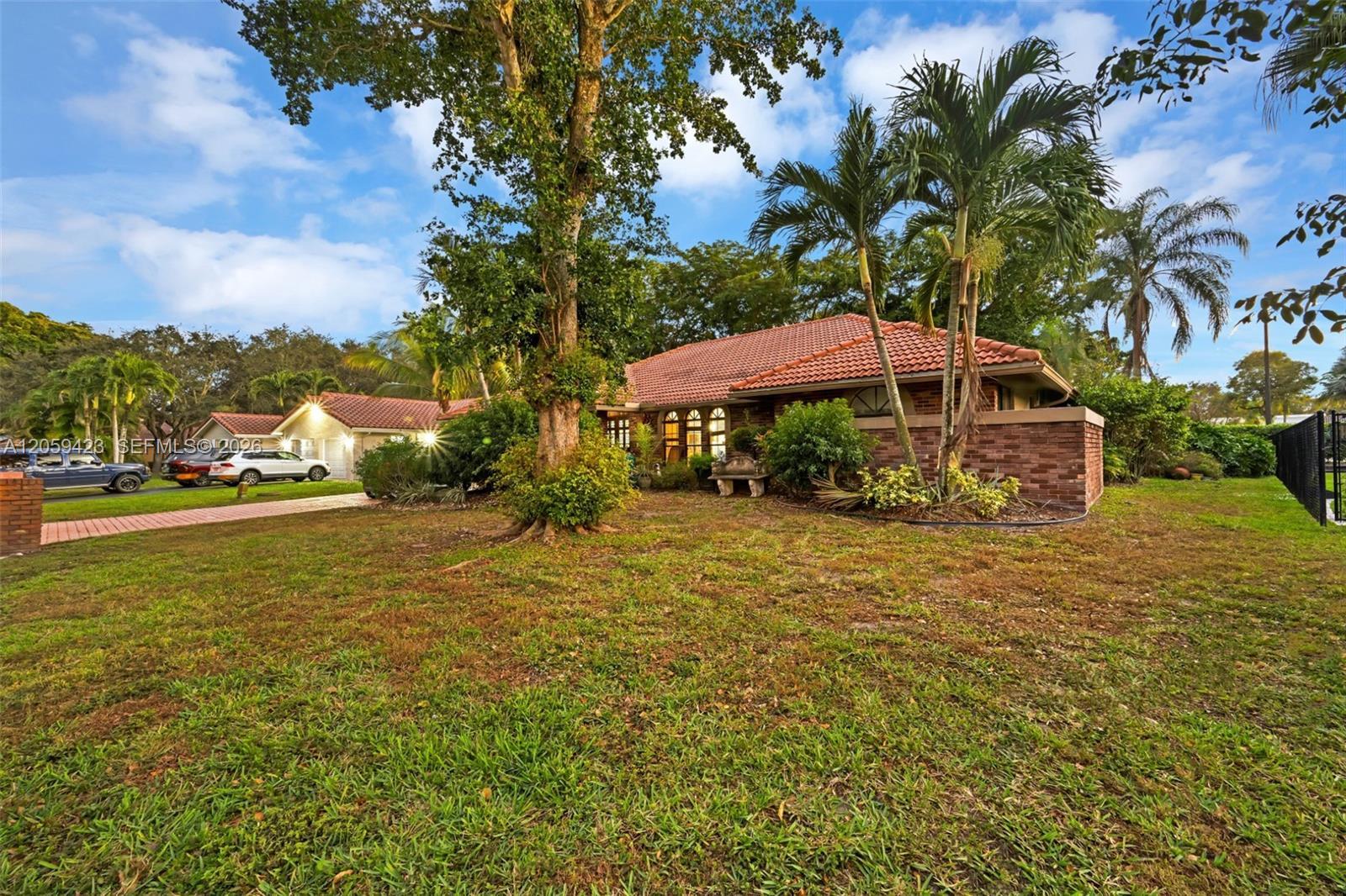 8622 NW 49th Dr, Coral Springs FL 33067 photo 2
