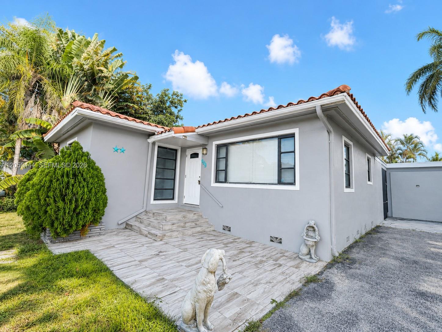 529 NW 8th St, Dania Beach FL 33004
