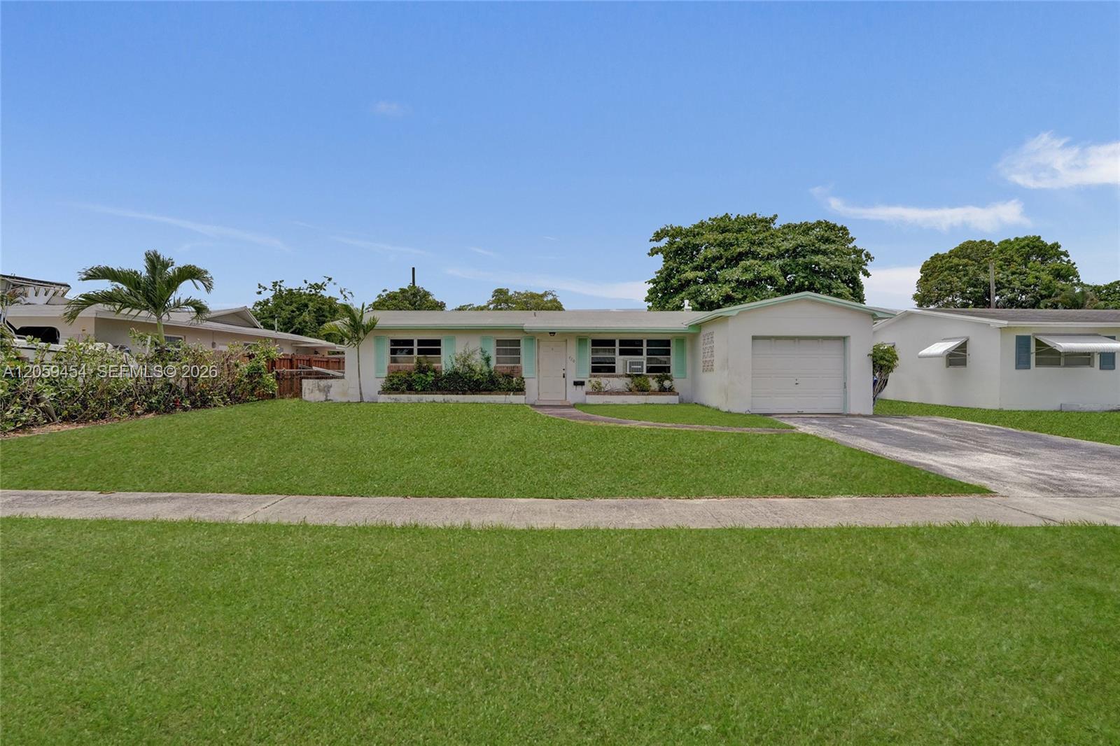 420 SW 71st Way, Pembroke Pines FL 33023