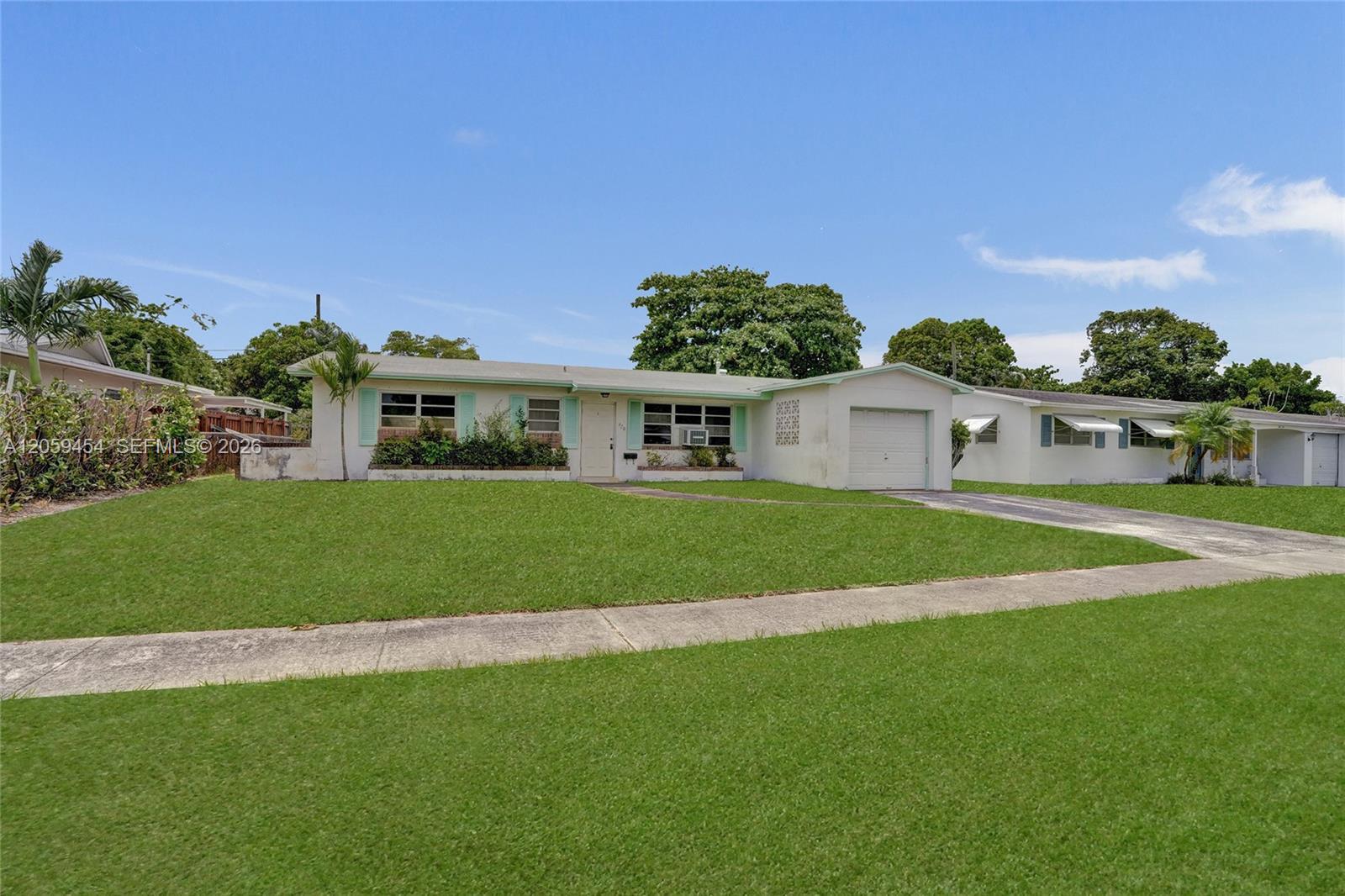 420 SW 71st Way, Pembroke Pines FL 33023 photo 4