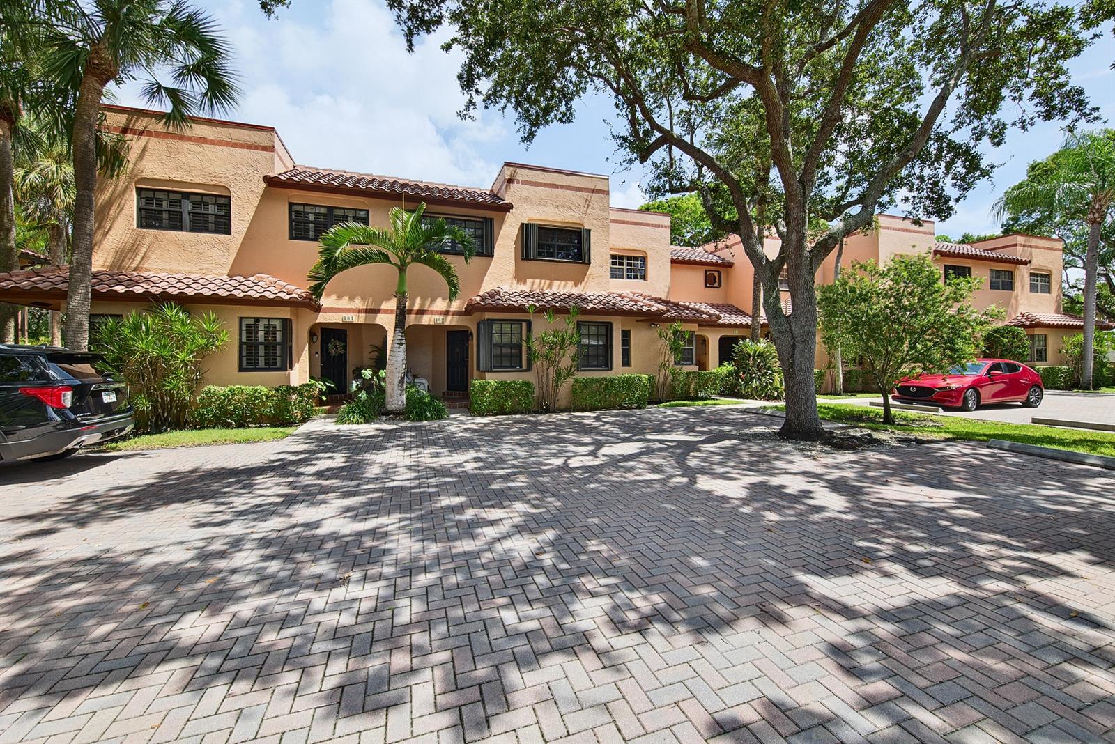 281 NE 16th Place Unit 403, Fort Lauderdale FL 33305 photo 2