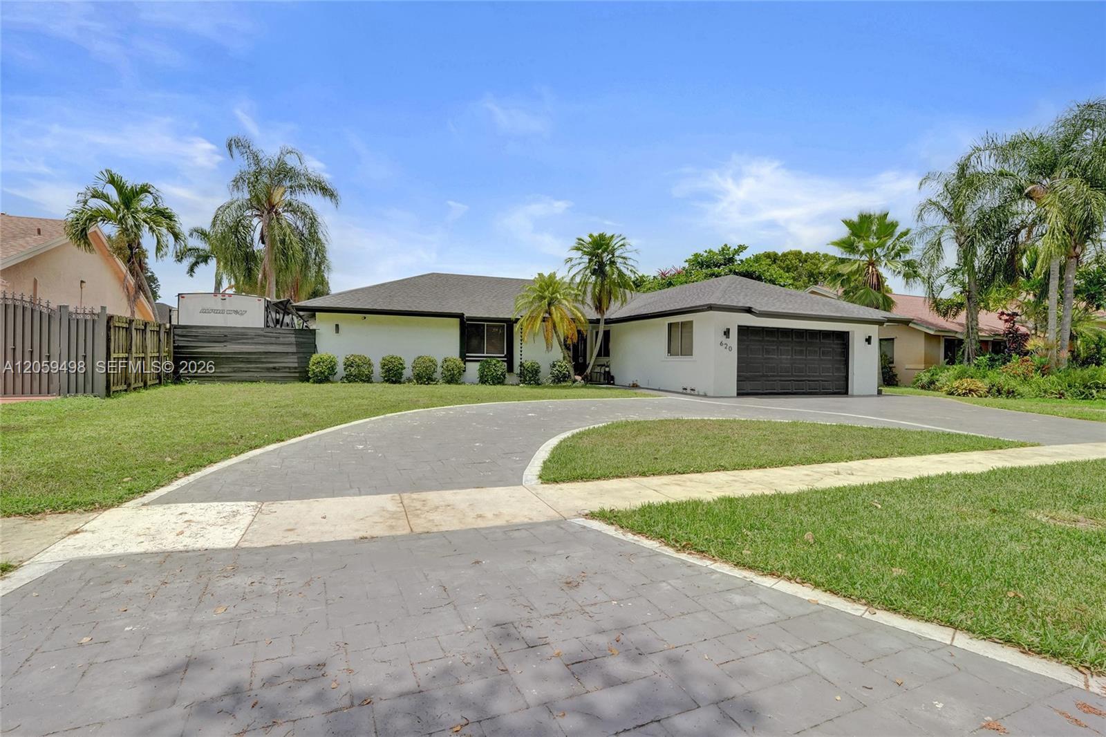 620 SW 100th Ave, Pembroke Pines FL 33025 photo 3