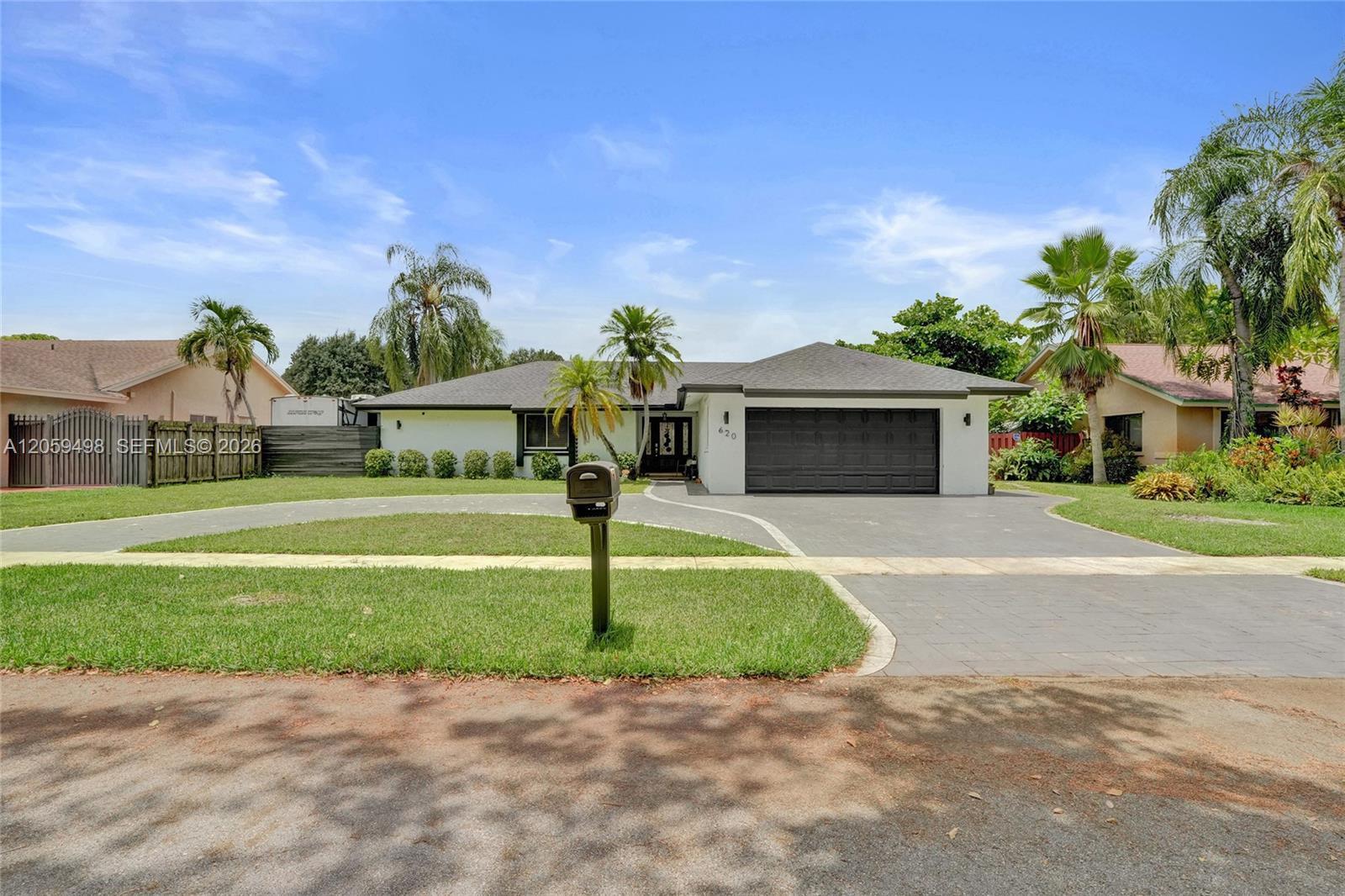 620 SW 100th Ave, Pembroke Pines FL 33025