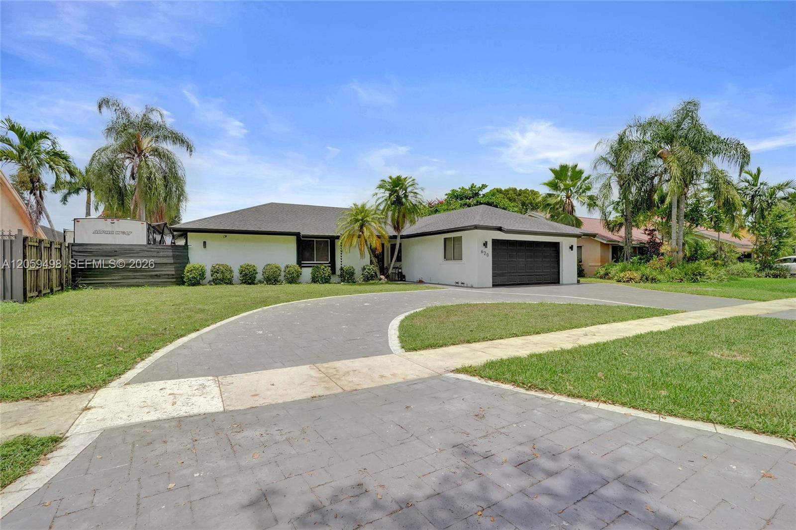 620 SW 100th Ave, Pembroke Pines FL 33025 photo 4