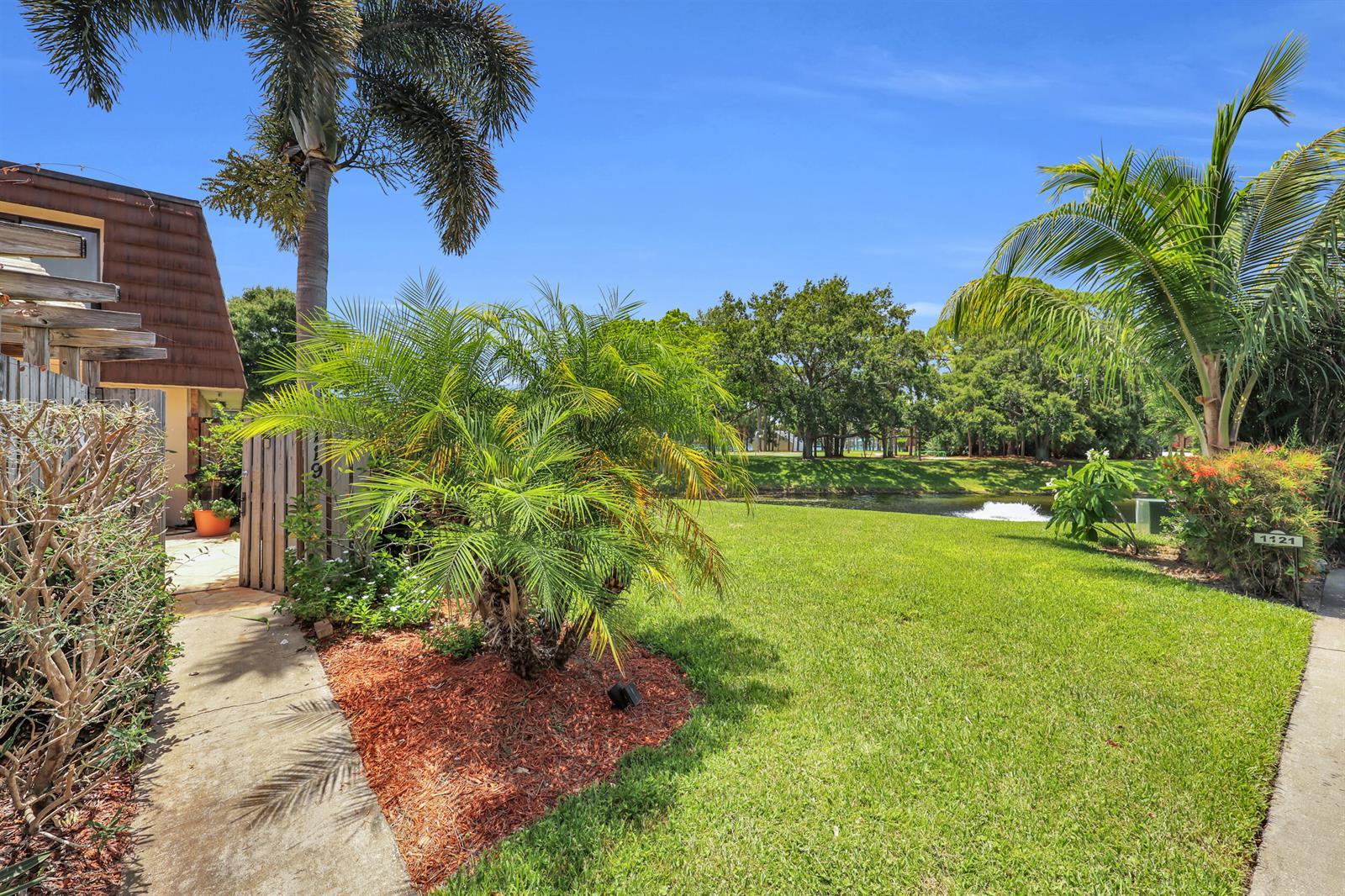 1119 11th Lane, Palm Beach Gardens FL 33418 photo 2