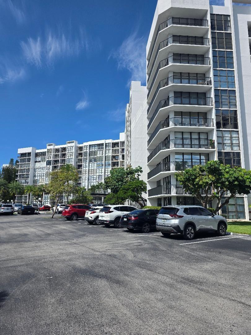 800 Parkview Dr # 716, Hallandale Beach FL 33009 photo 2