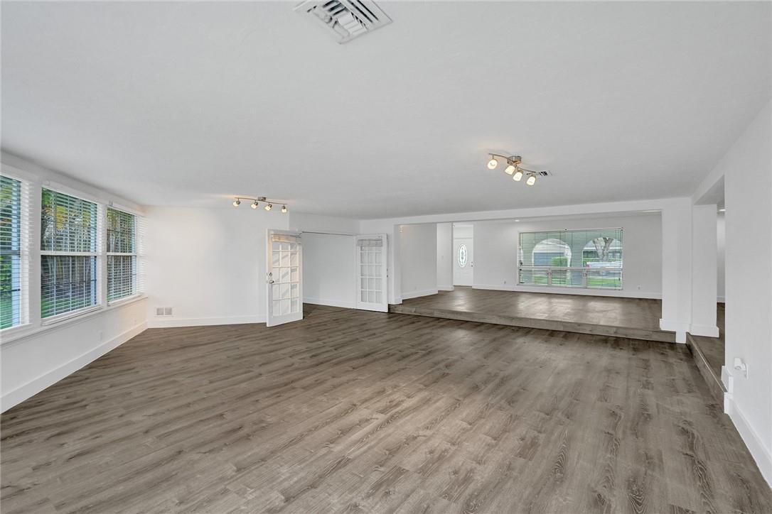 5981 NE 22ND Way, Fort Lauderdale FL 33308 photo 4