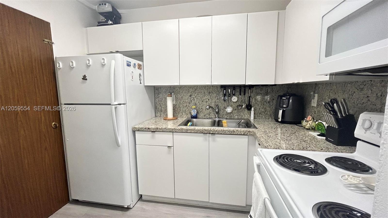 2899 Collins Ave # 450, Miami Beach FL 33140 photo 2