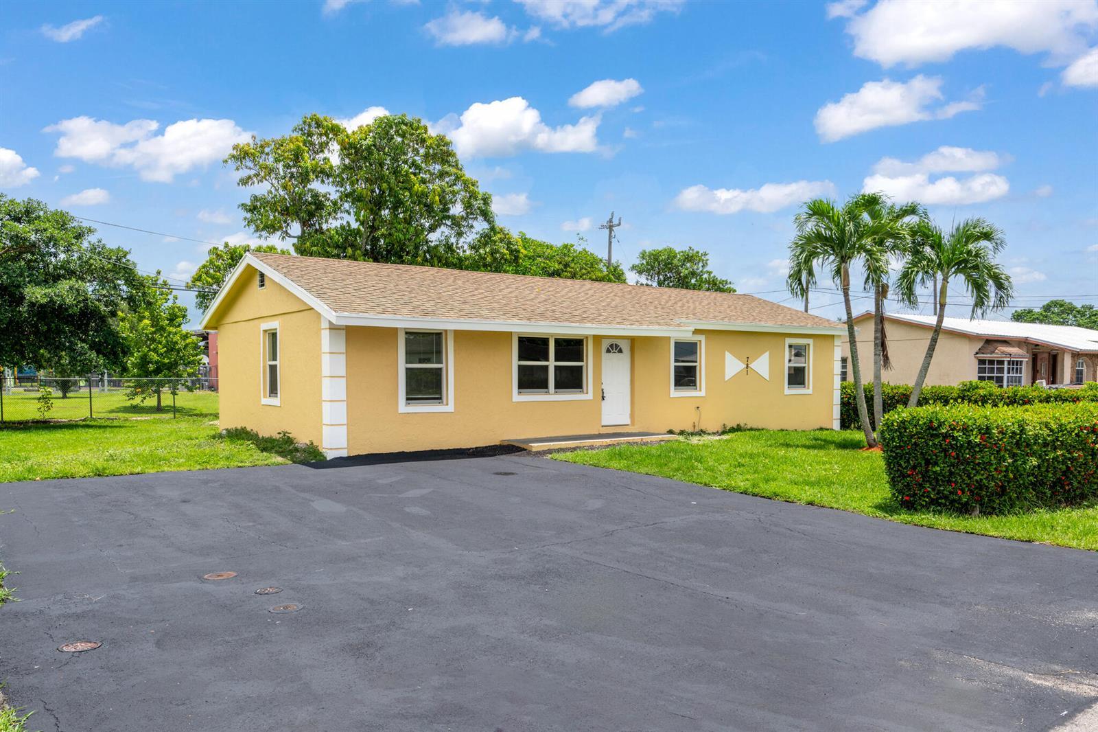 781 SW 12TH Street, Belle Glade FL 33430 photo 4