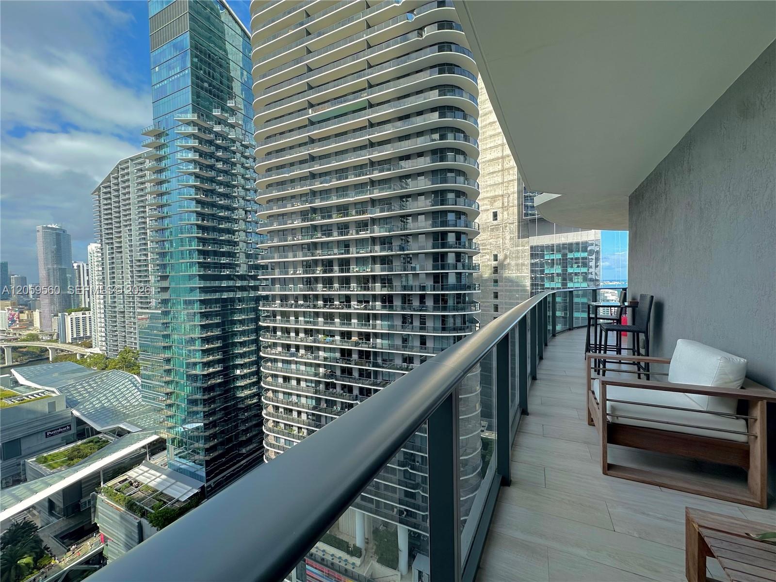 45 SW 9th St # 2501, Miami FL 33130 photo 3