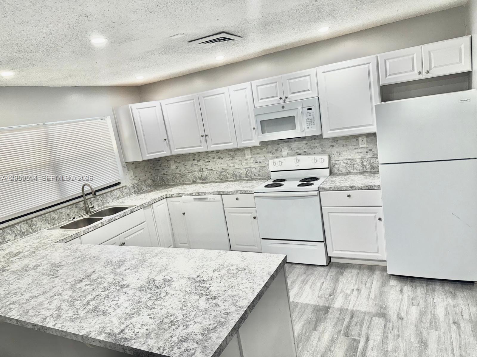 7732 Balboa St, Sunrise FL 33351 photo 3