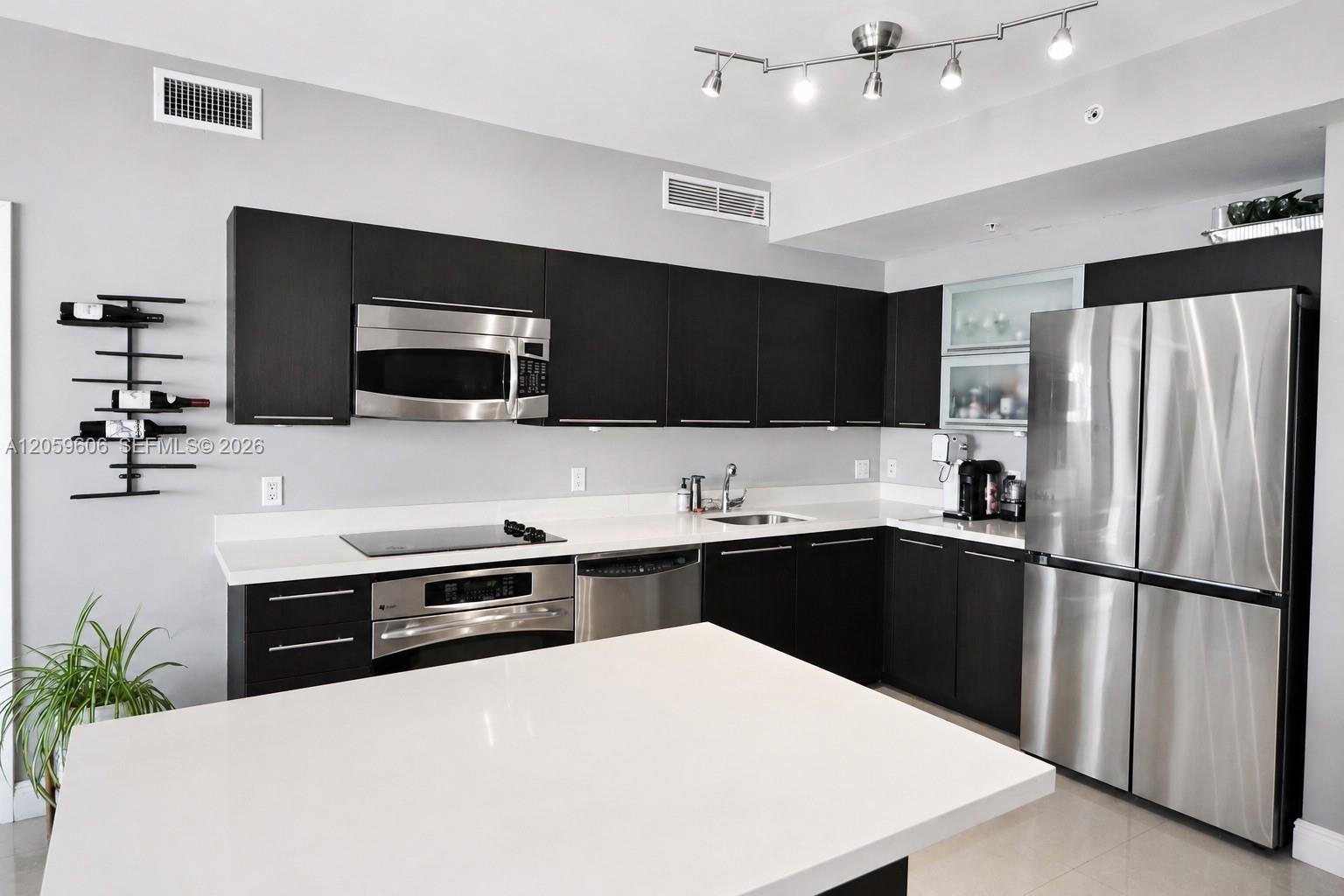 90 SW 3rd St # 3212, Miami FL 33130 photo 4